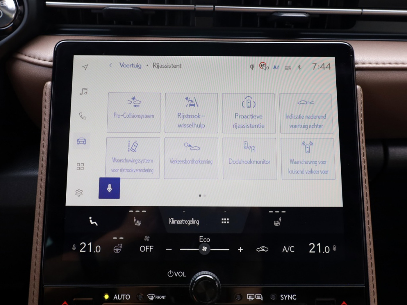 Foto van Lexus LBX