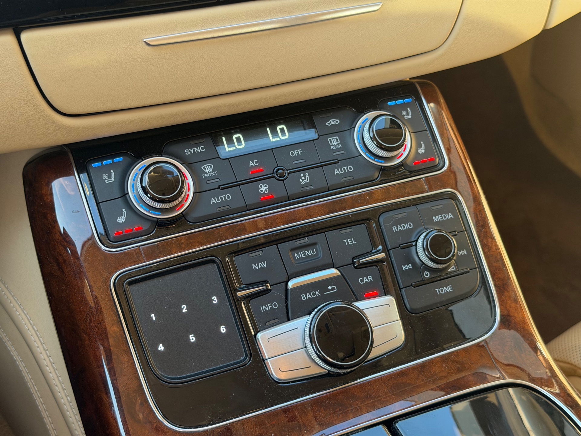 Foto van Audi A8