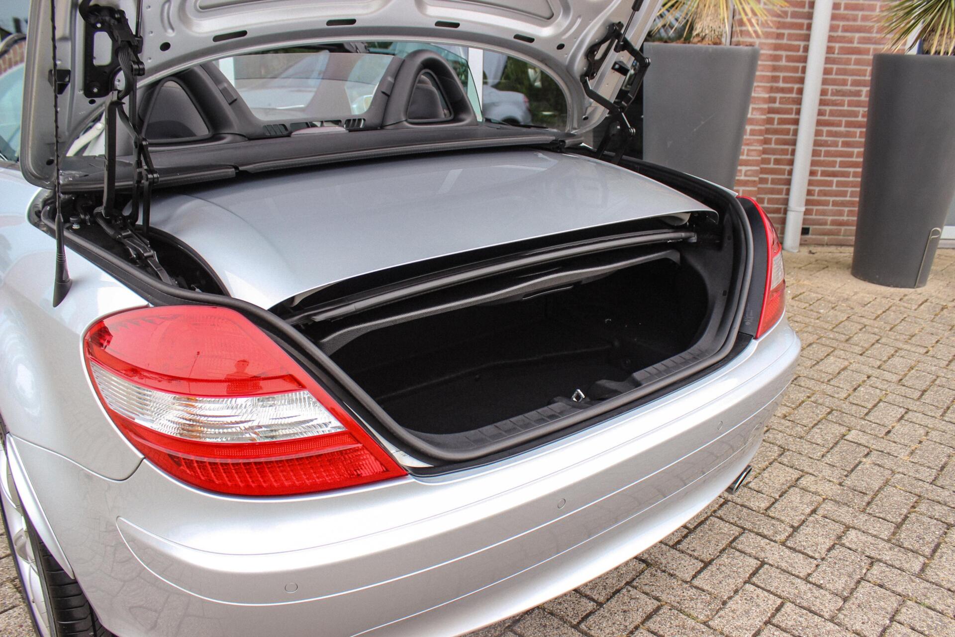 Foto van Mercedes-Benz SLK 200 Kompressor