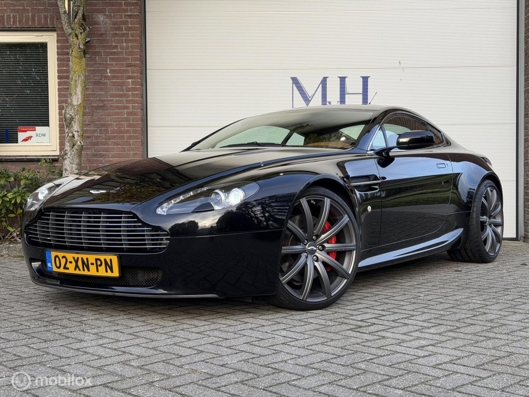 Foto van Aston Martin V8 Vantage