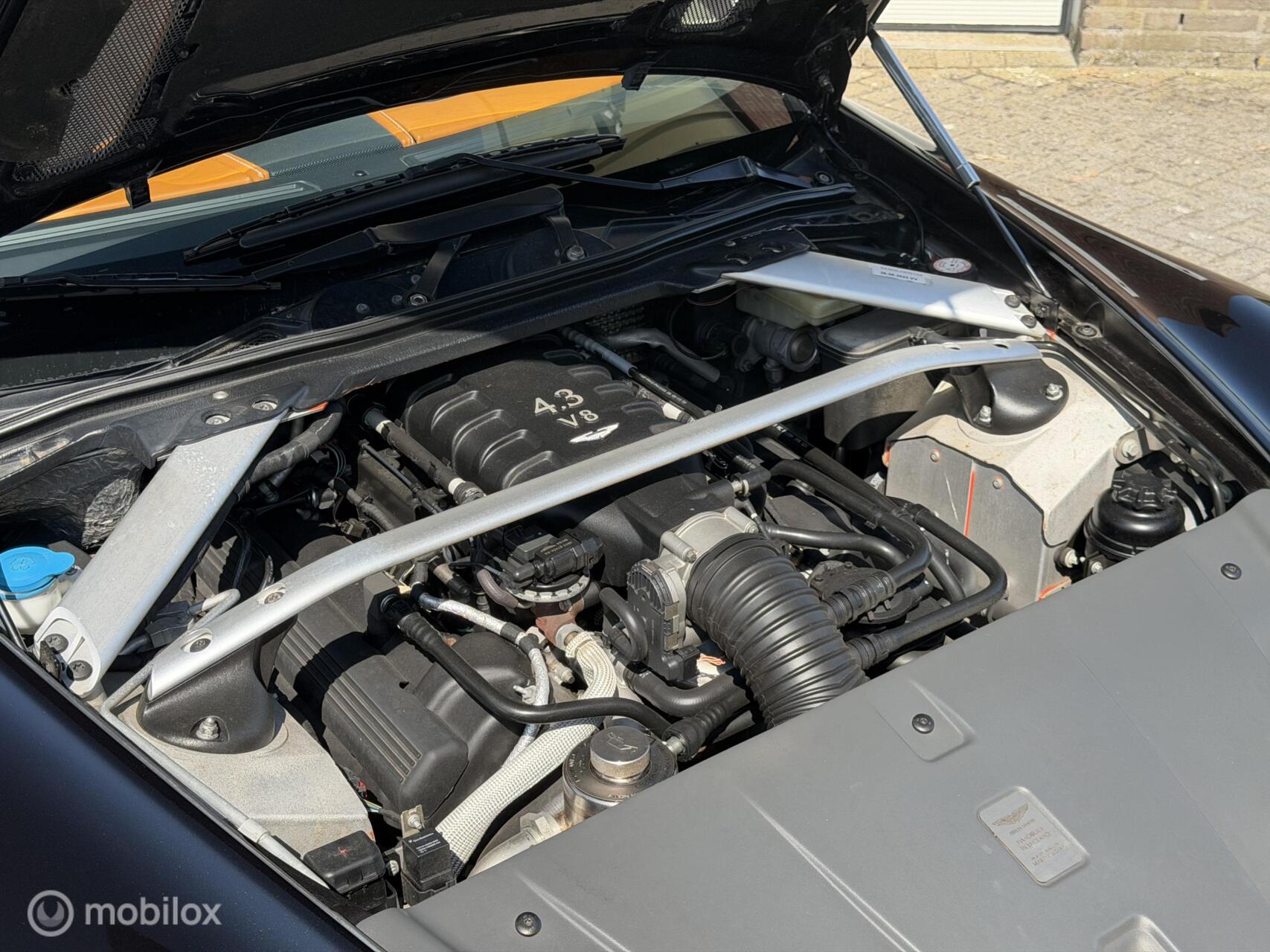 Foto van Aston Martin V8 Vantage
