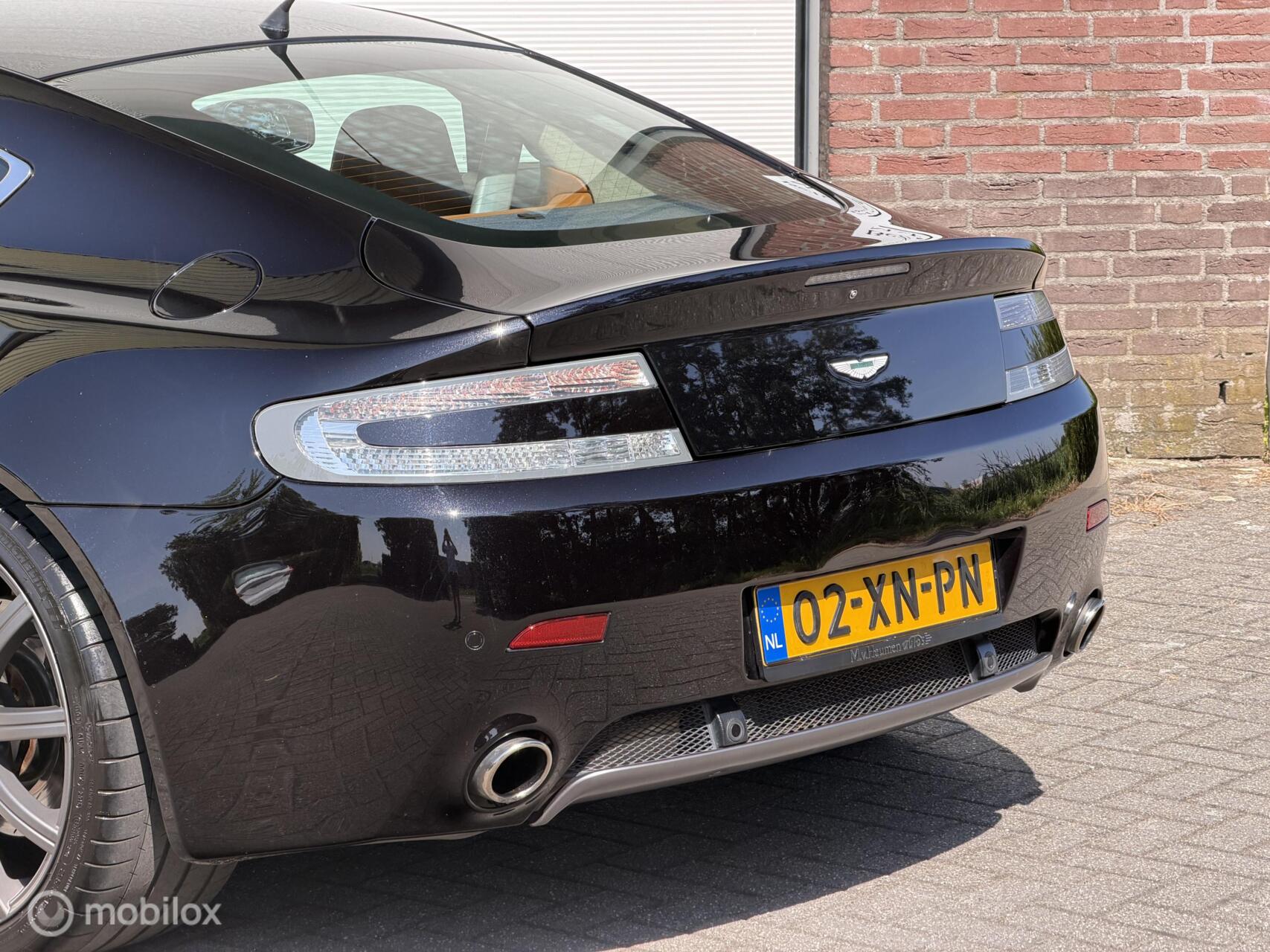 Foto van Aston Martin V8 Vantage