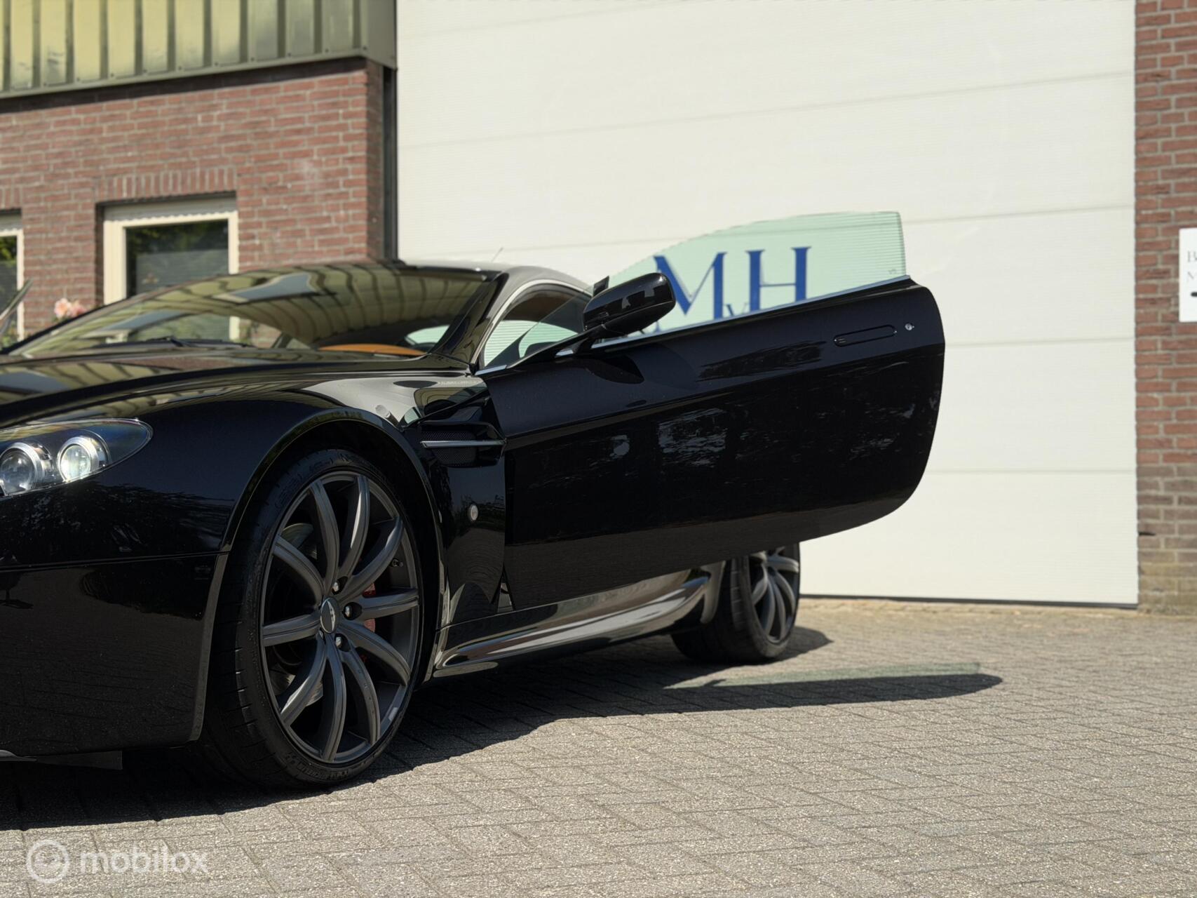 Foto van Aston Martin V8 Vantage