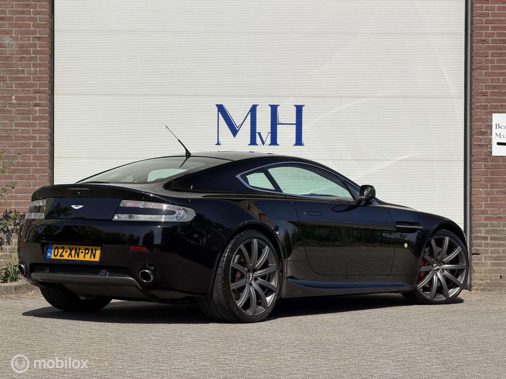 Foto van Aston Martin V8 Vantage