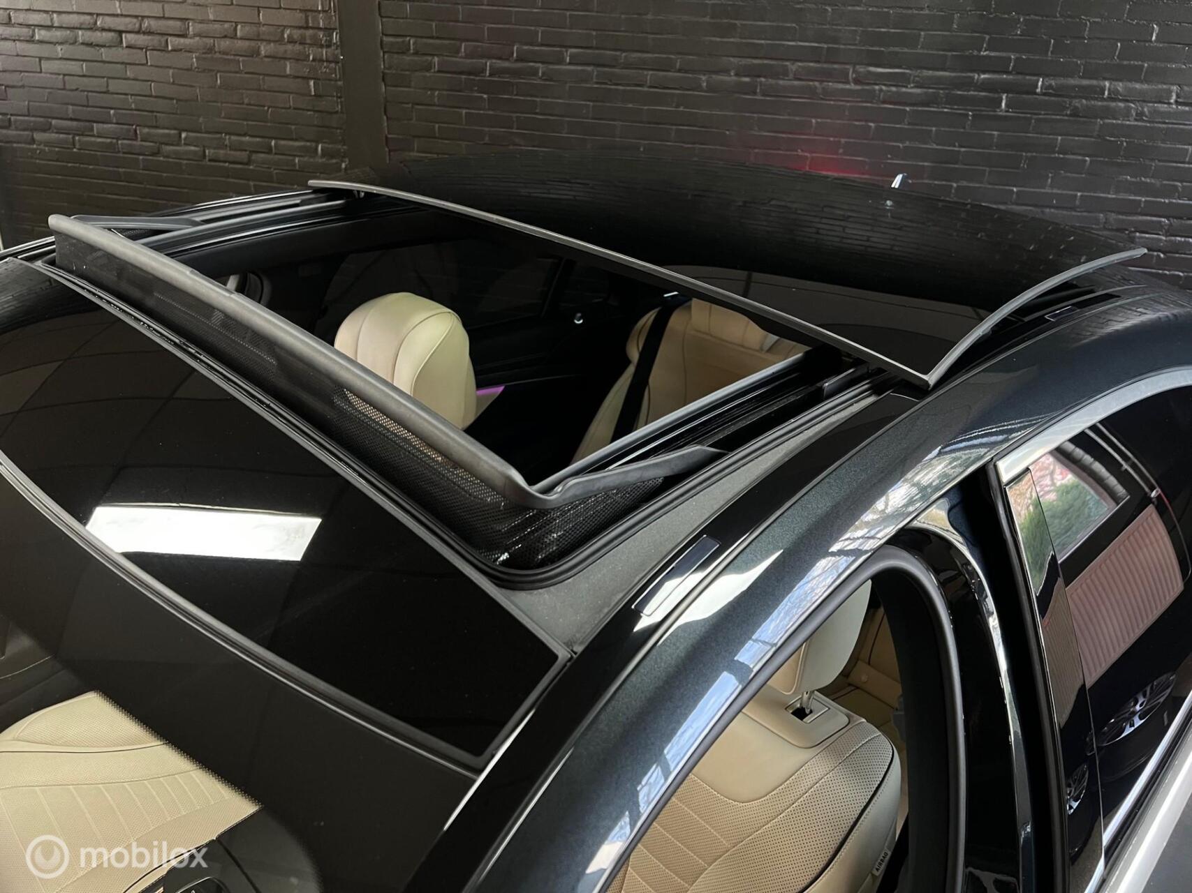 Foto van Mercedes-Benz S 560 E