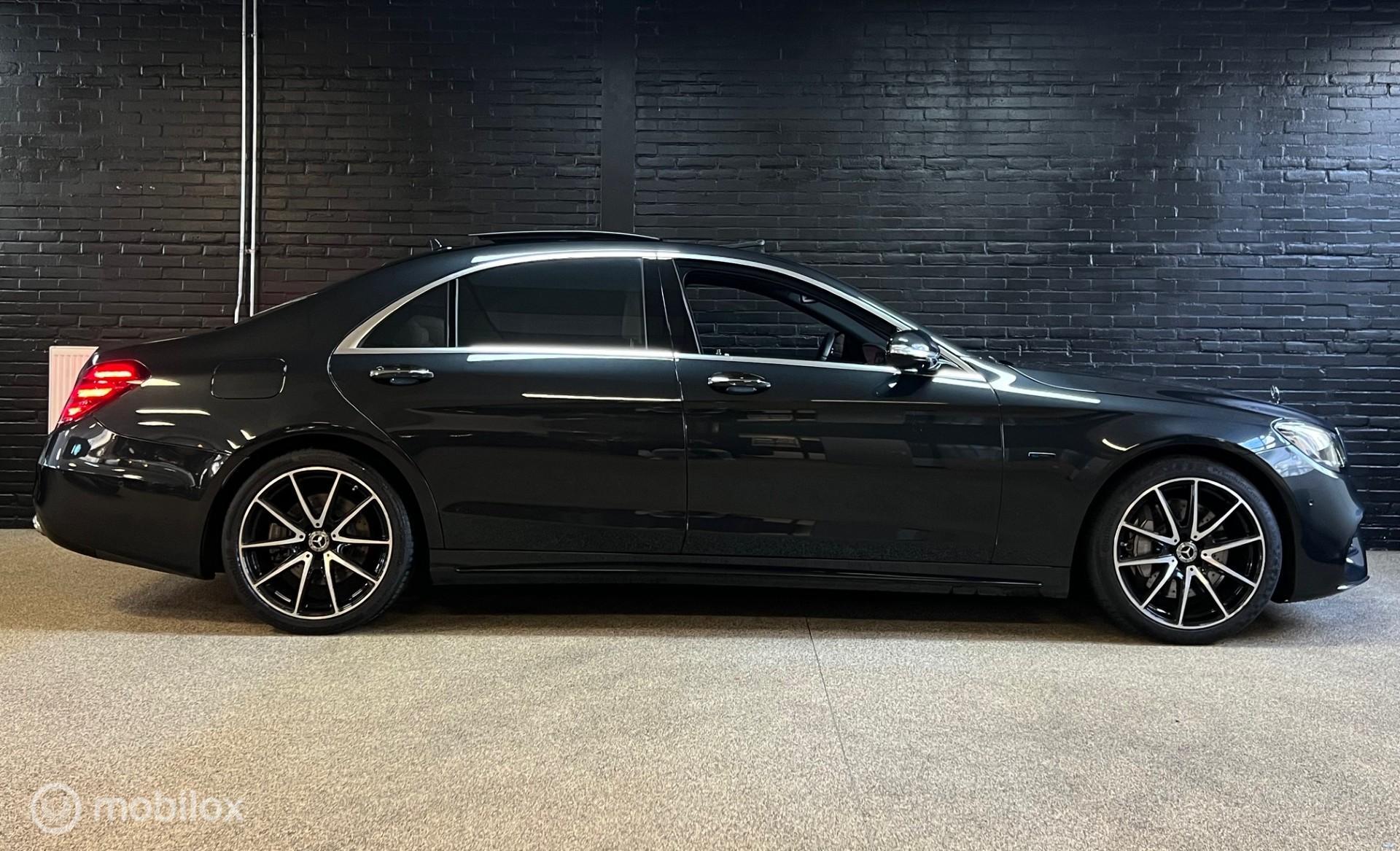 Foto van Mercedes-Benz S 560 E
