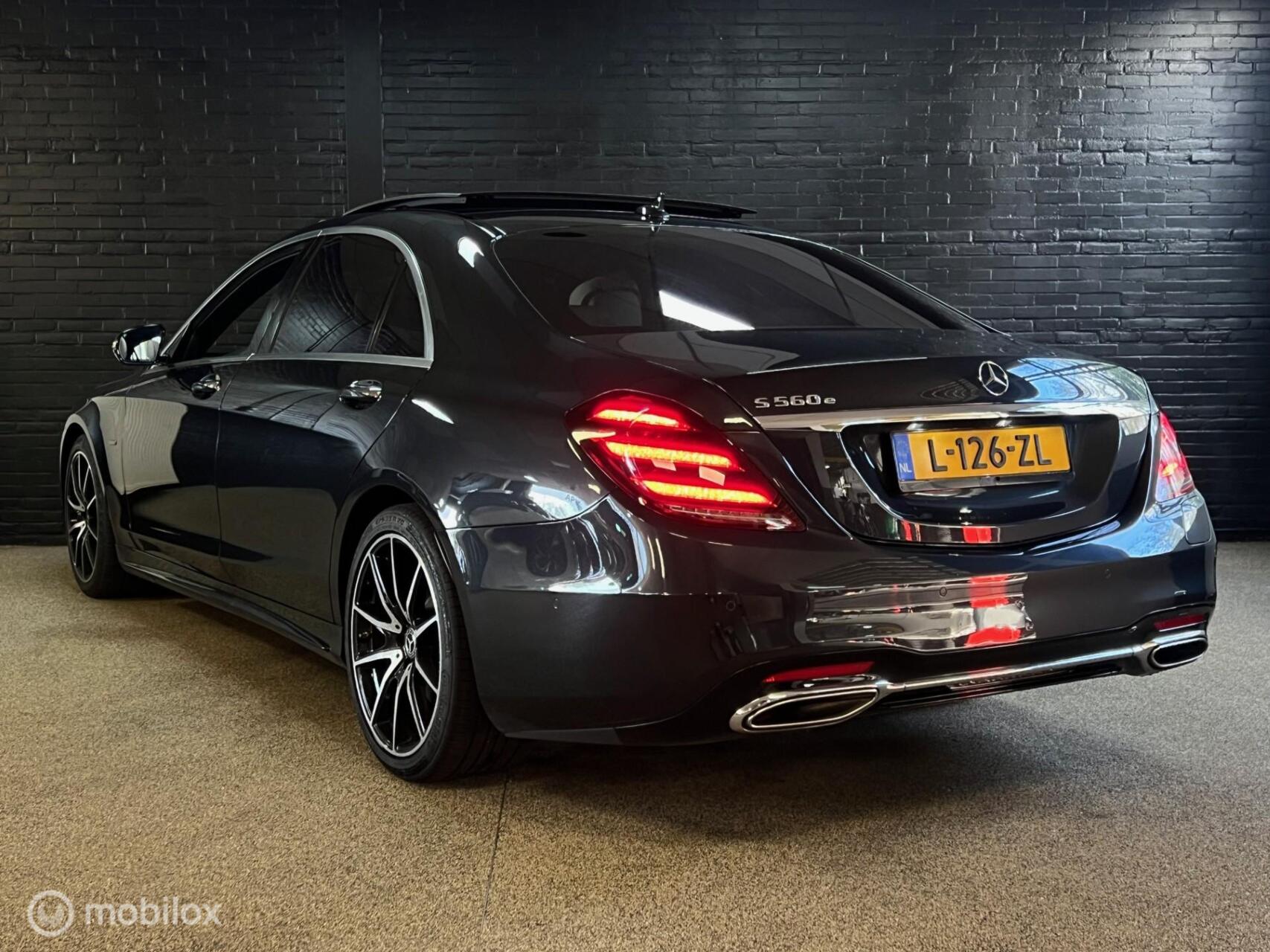 Foto van Mercedes-Benz S 560 E