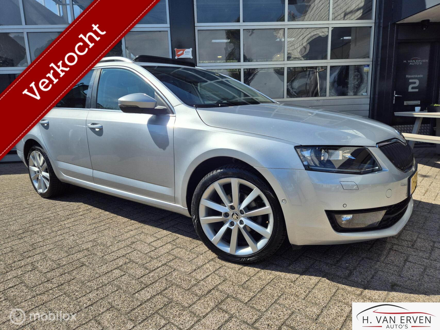 Skoda Octavia 1.2 SCHUIFKANTELDAK XENON PDC 17" NAP 2014 - voorkant