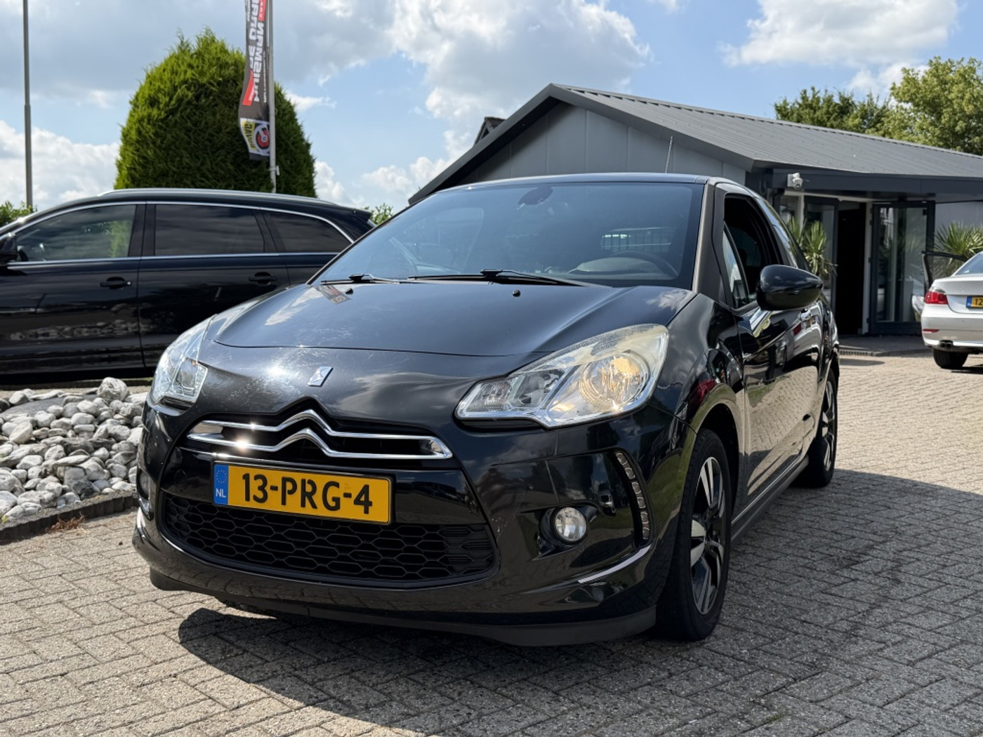 Citroen Ds3 1.6 Benzine So Chic 2011 Zwart Sportvelgen Clima 2011 - voorkant