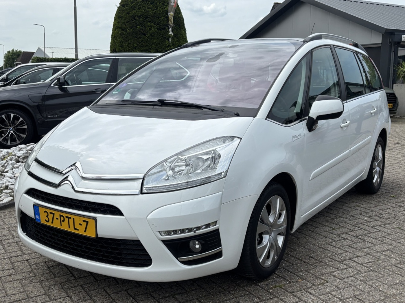 Citroen Grand C4 Picasso 1.6 VTi Tendance 7p 2011 - voorkant