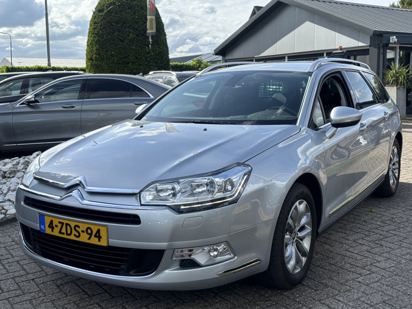 Citroen C5 Tourer 1.6 HDI Automaat 2015 Trekhaak Dealer Onderhouden 2014 - voorkant
