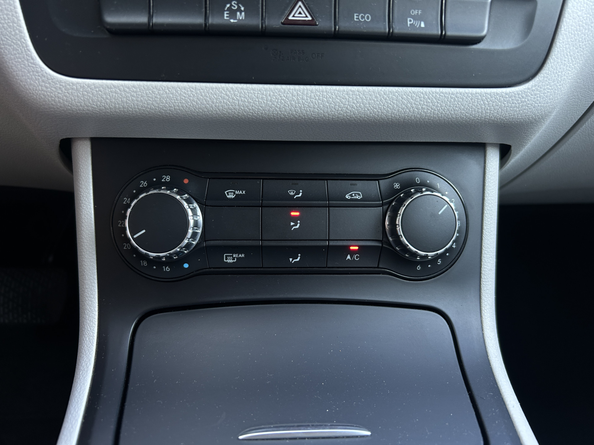 Foto van Mercedes-Benz B 180
