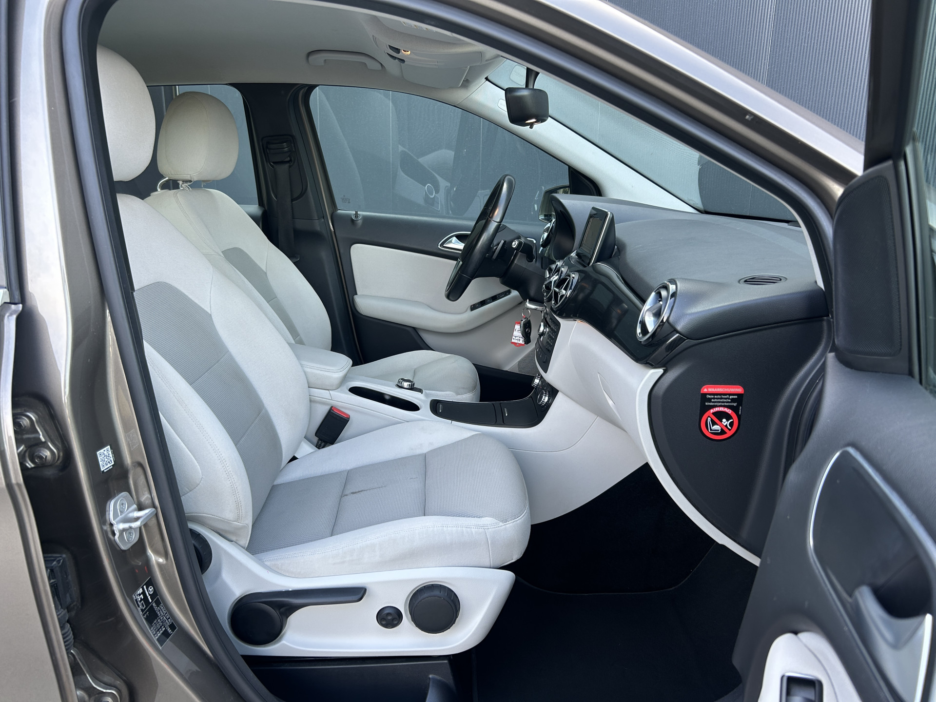 Foto van Mercedes-Benz B 180