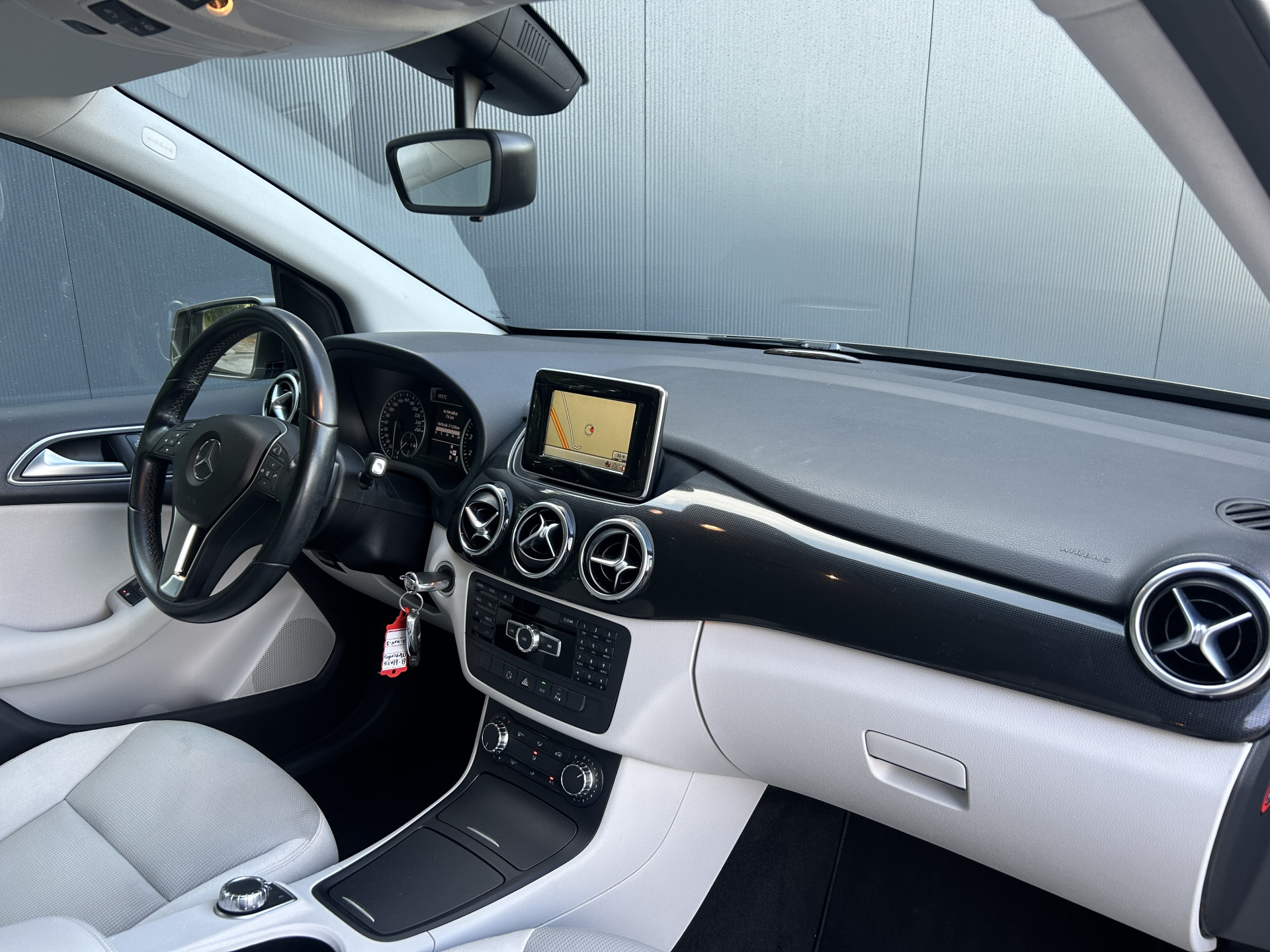 Foto van Mercedes-Benz B 180