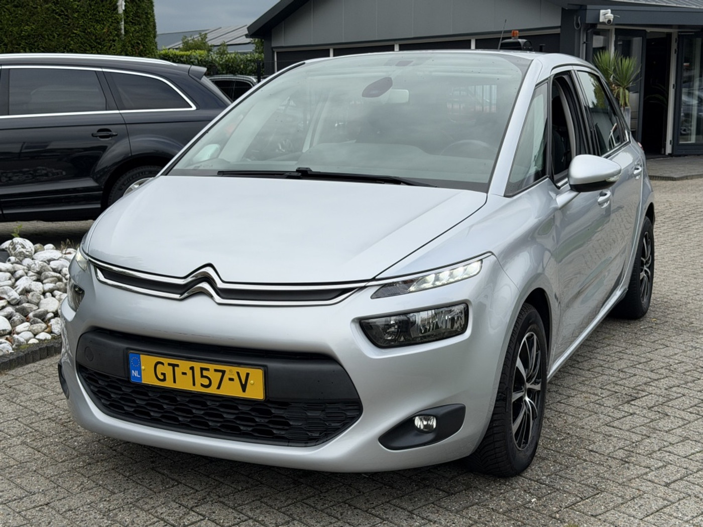 Citroen C4 Picasso 1.2 Benzine Grijs 2015 Trekhaak 97.000 KM NL Auto Hoogzit 2015 - voorkant