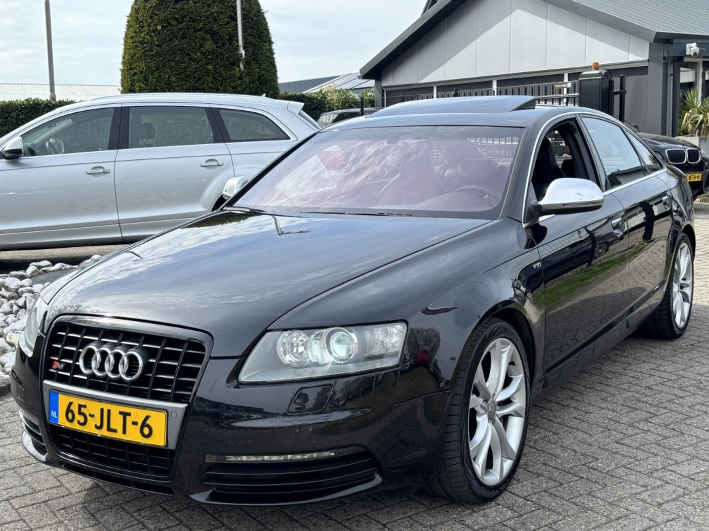Audi Audi S6 5.2 FSI V10 Sedan 2009 Schuifdak Youngtimer NL Auto S6 S8 2009 - voorkant