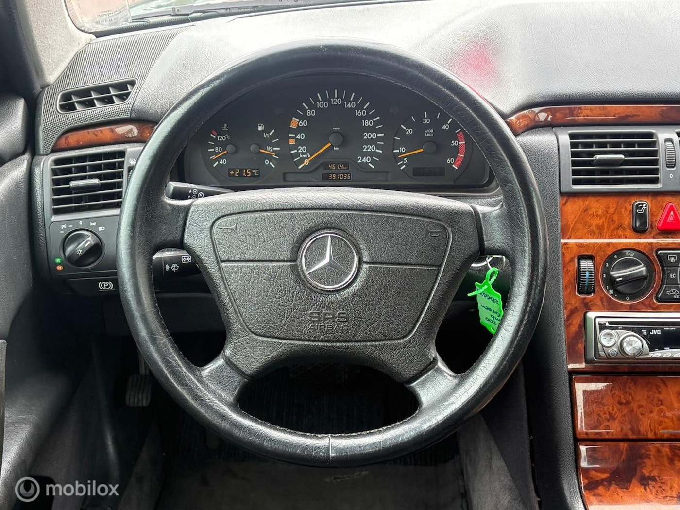 Foto van Mercedes-Benz E 200 CDI