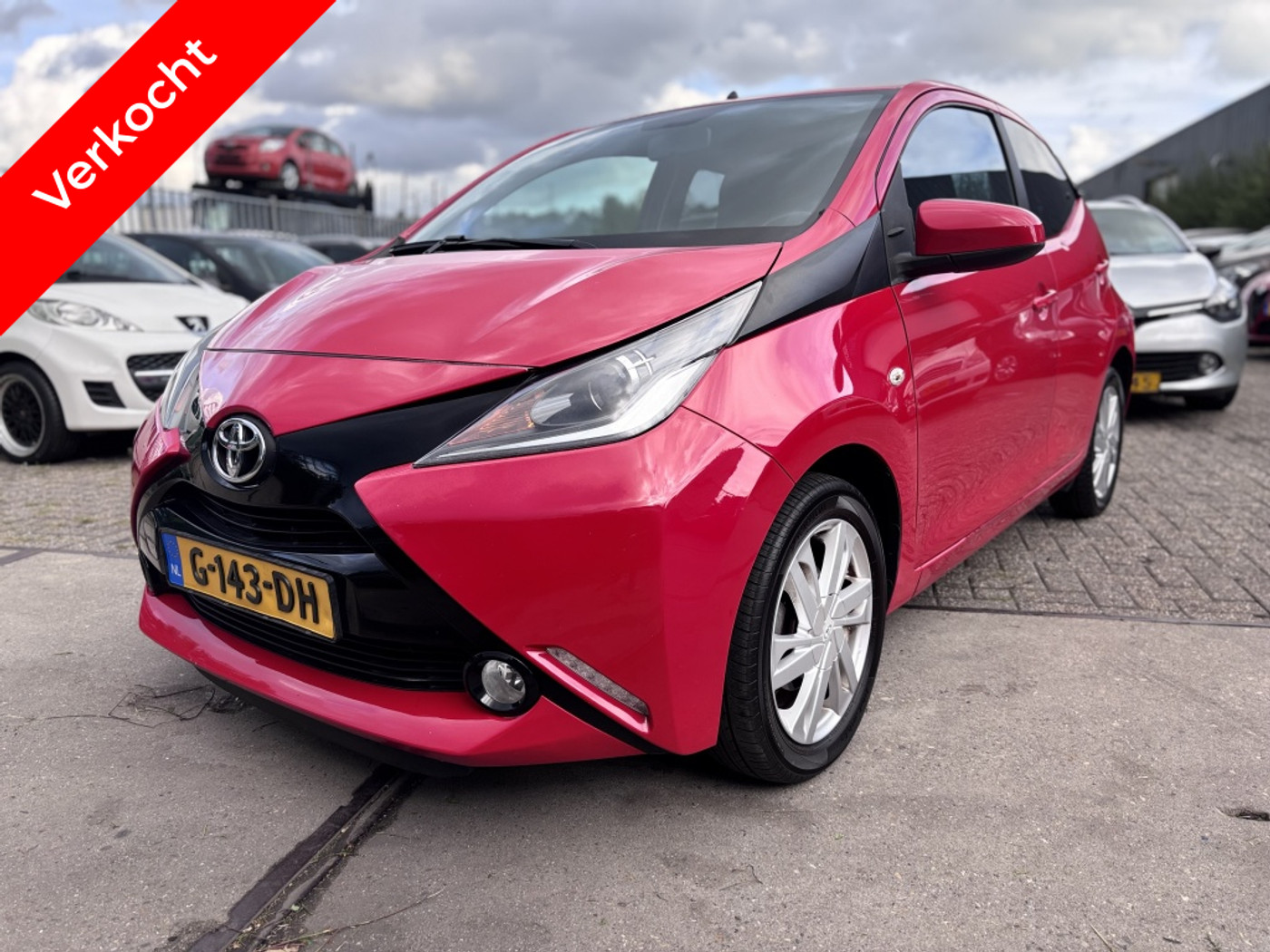 Toyota Toyota Aygo 1.0 VVT-i x-now AIRCO! 2017 - voorkant