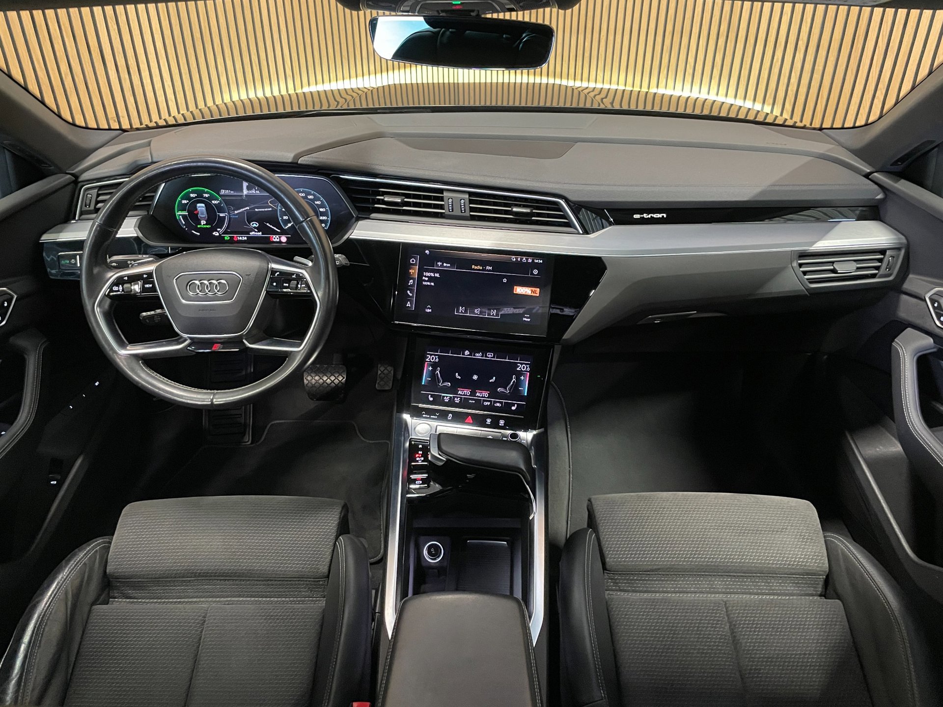 Foto van Audi E-tron 50