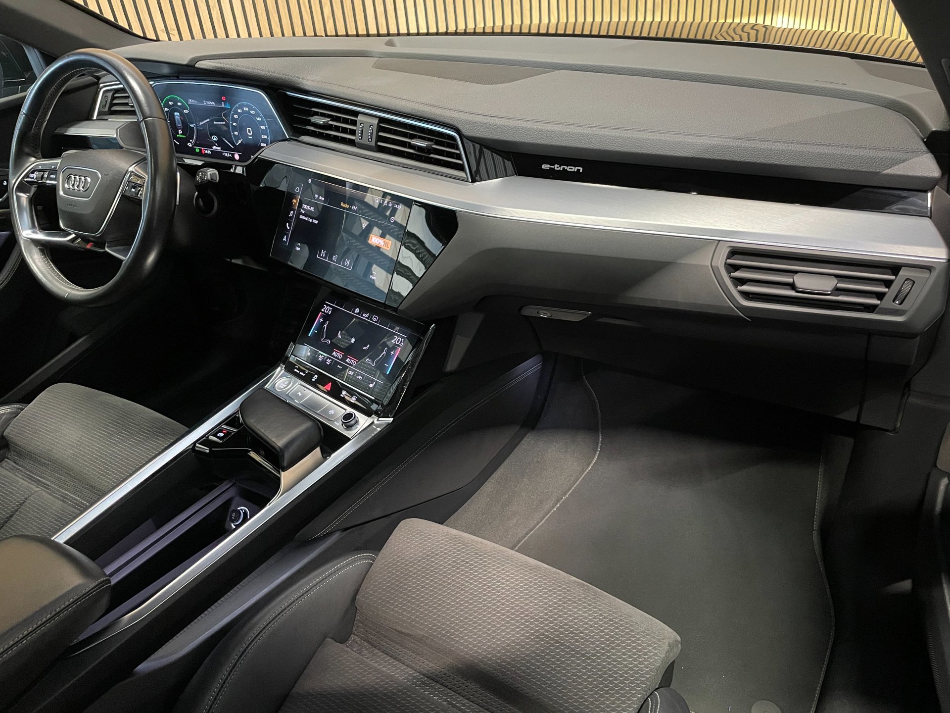 Foto van Audi E-tron 50