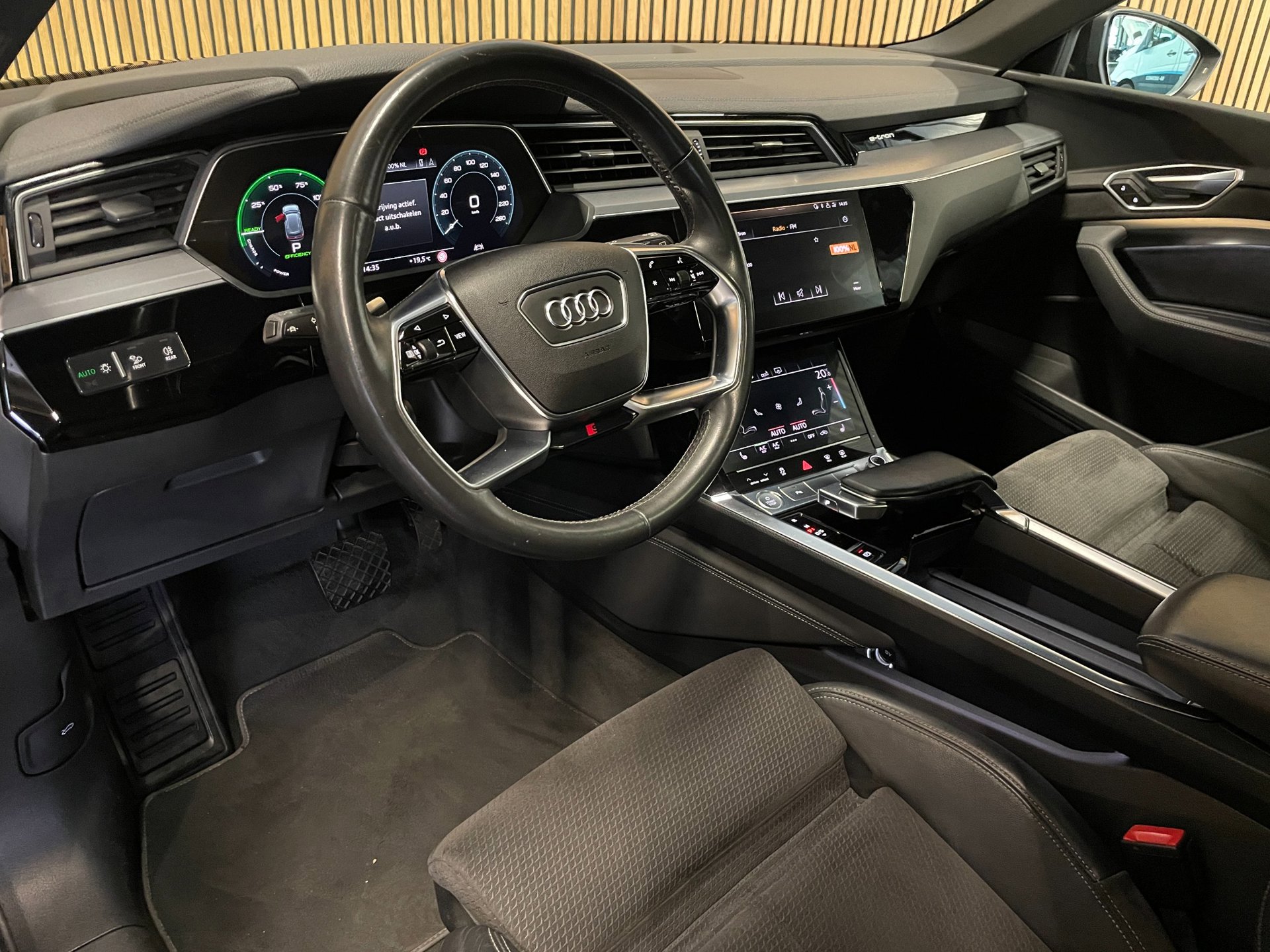 Foto van Audi E-tron 50