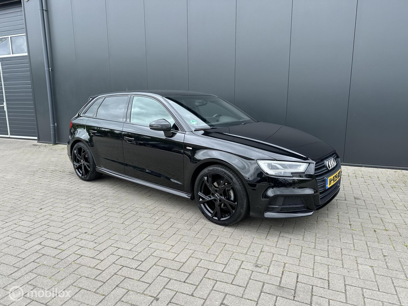 Audi A3 Sportback 30Tfsi 3xS-line Edition!! Virtual,Carplay 2020 - voorkant
