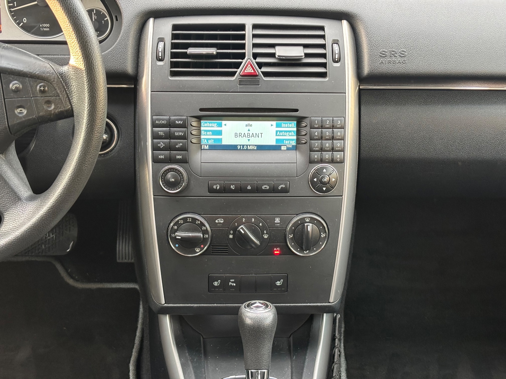 Foto van Mercedes-Benz B 200
