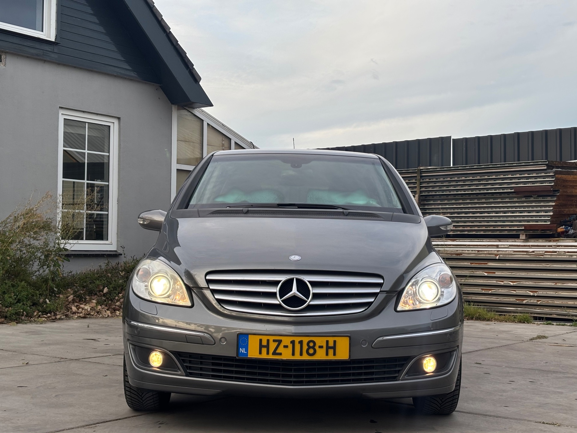 Foto van Mercedes-Benz B 200