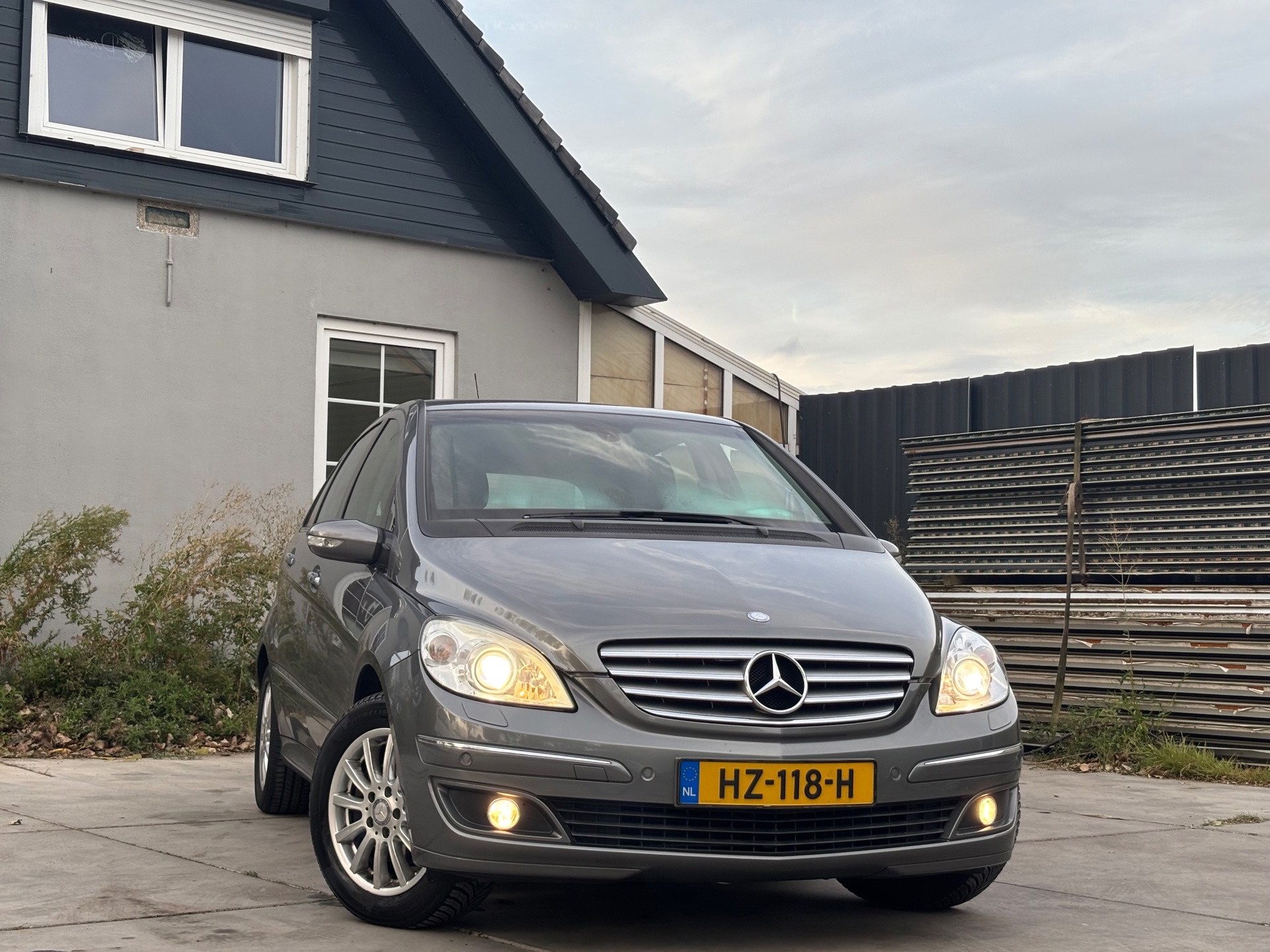 Foto van Mercedes-Benz B 200