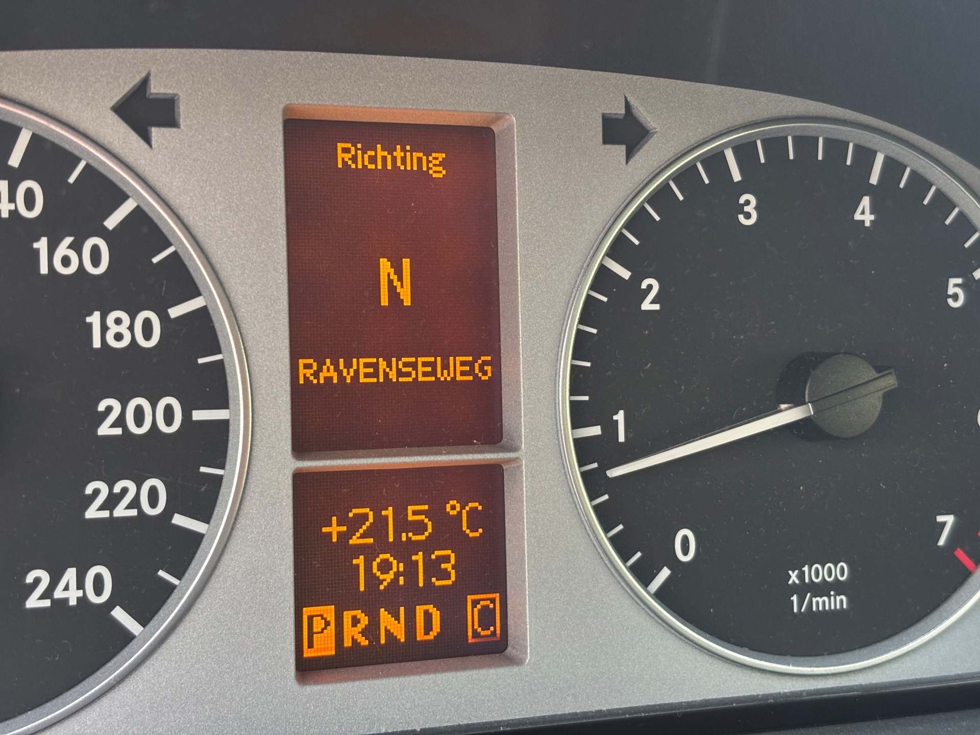 Foto van Mercedes-Benz B 200