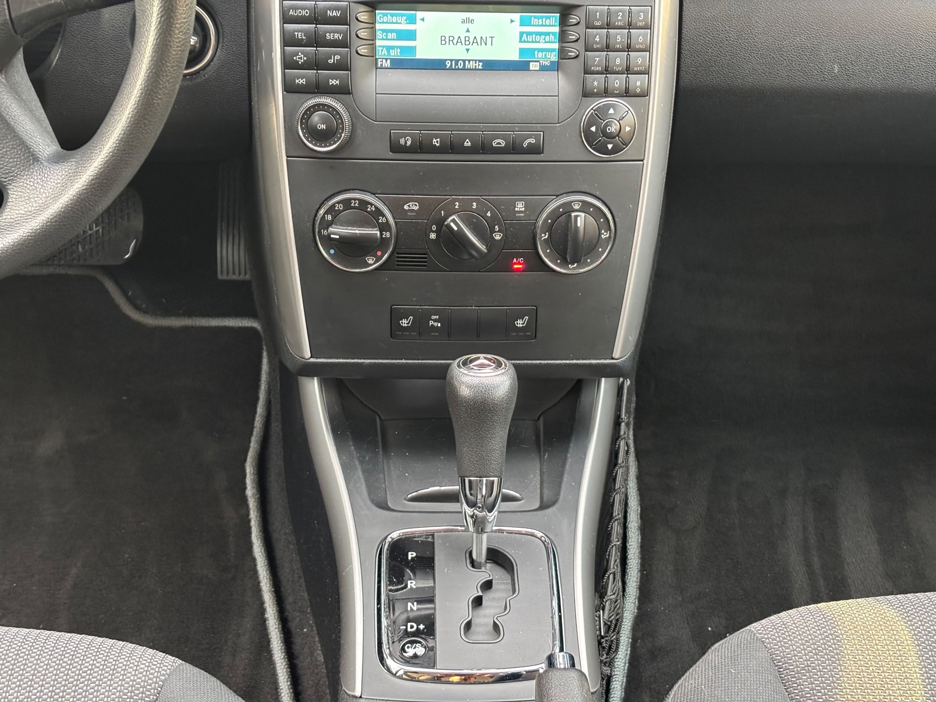 Foto van Mercedes-Benz B 200