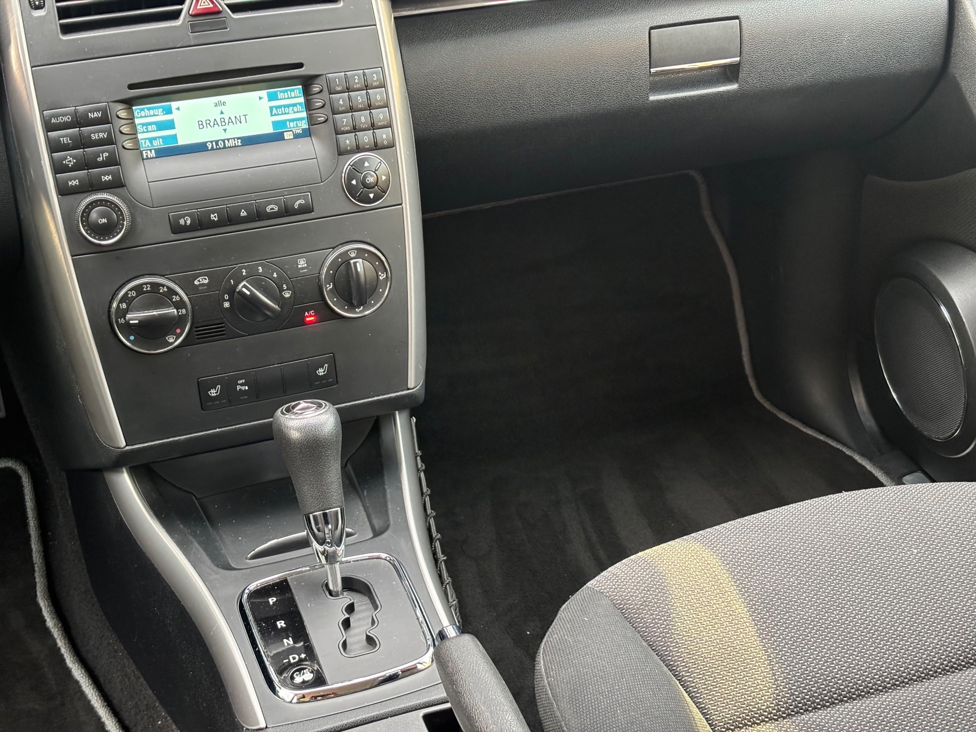Foto van Mercedes-Benz B 200