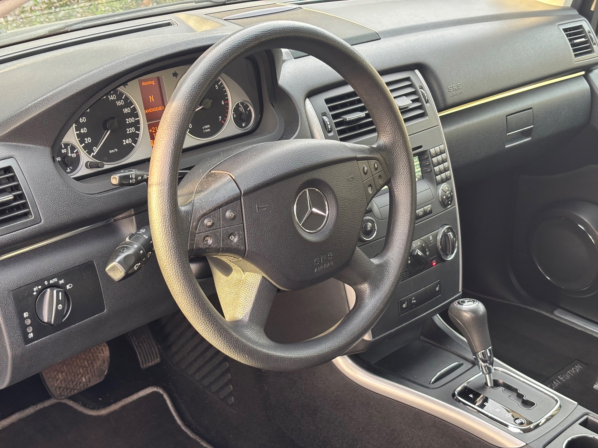 Foto van Mercedes-Benz B 200