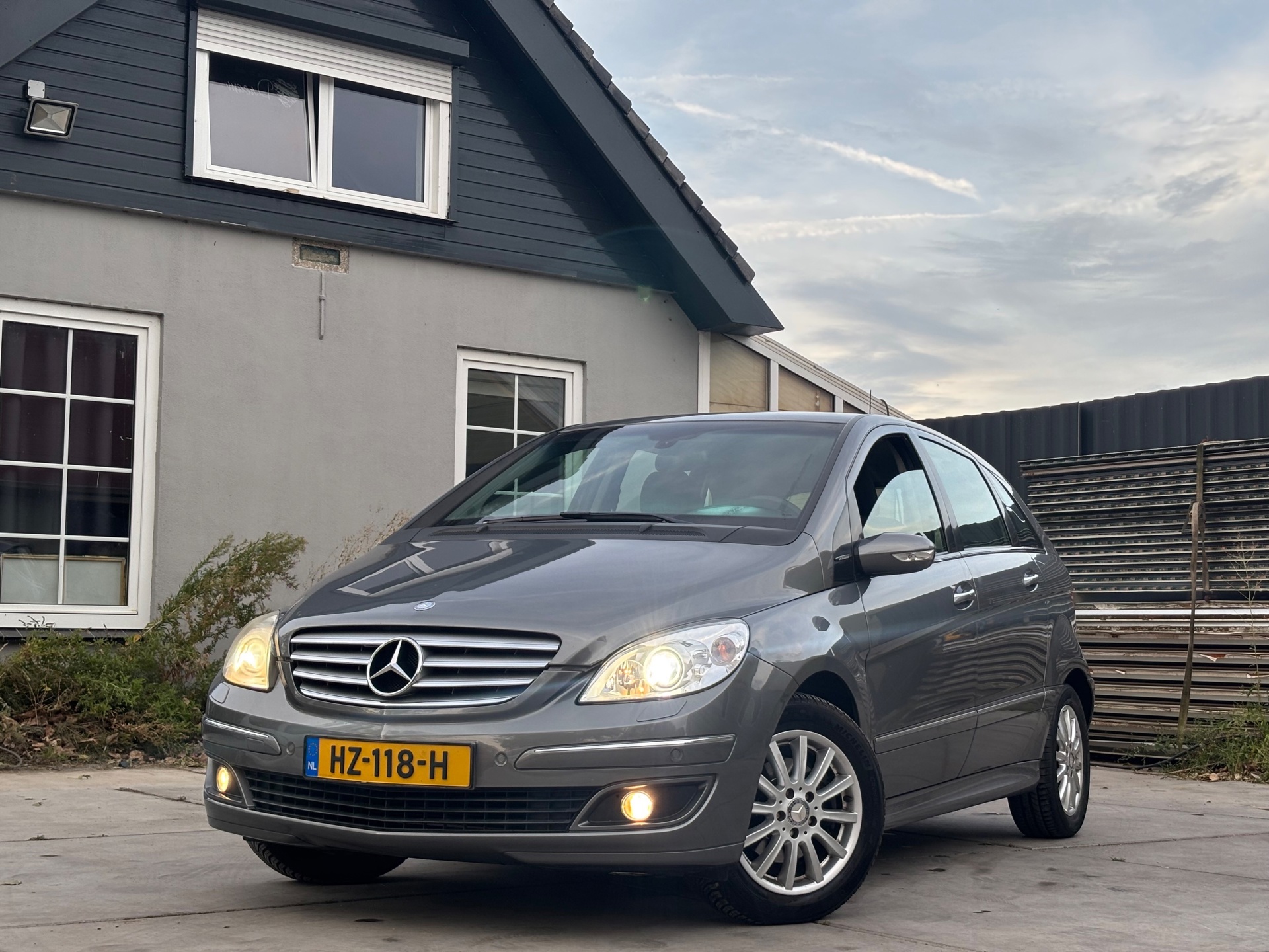 Foto van Mercedes-Benz B 200