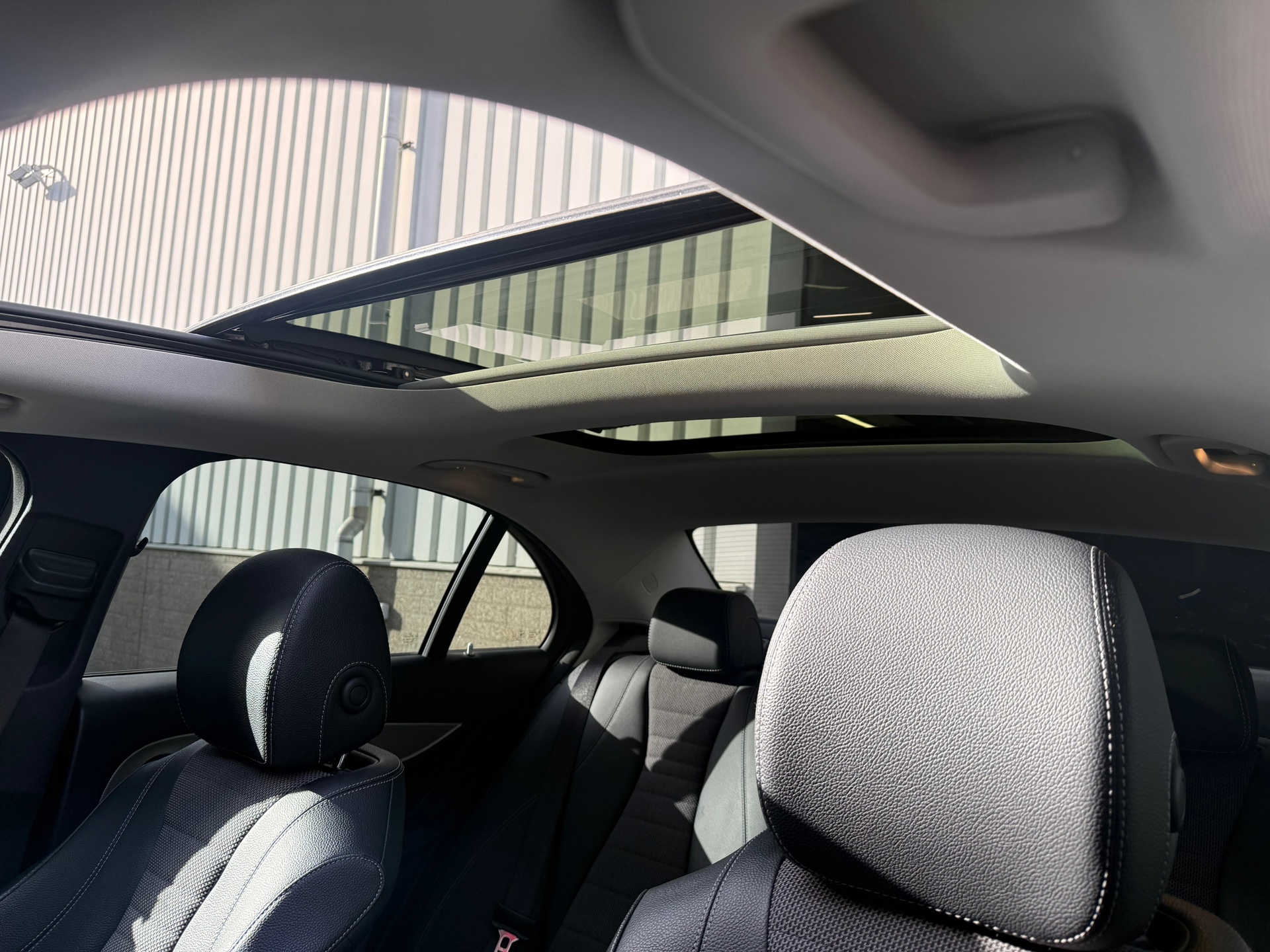 Foto van Mercedes-Benz E 350 E