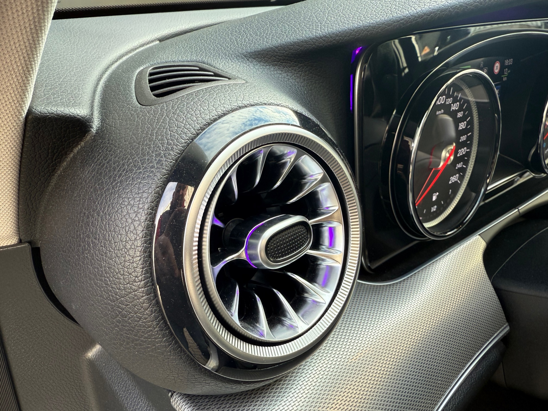 Foto van Mercedes-Benz E 350 E