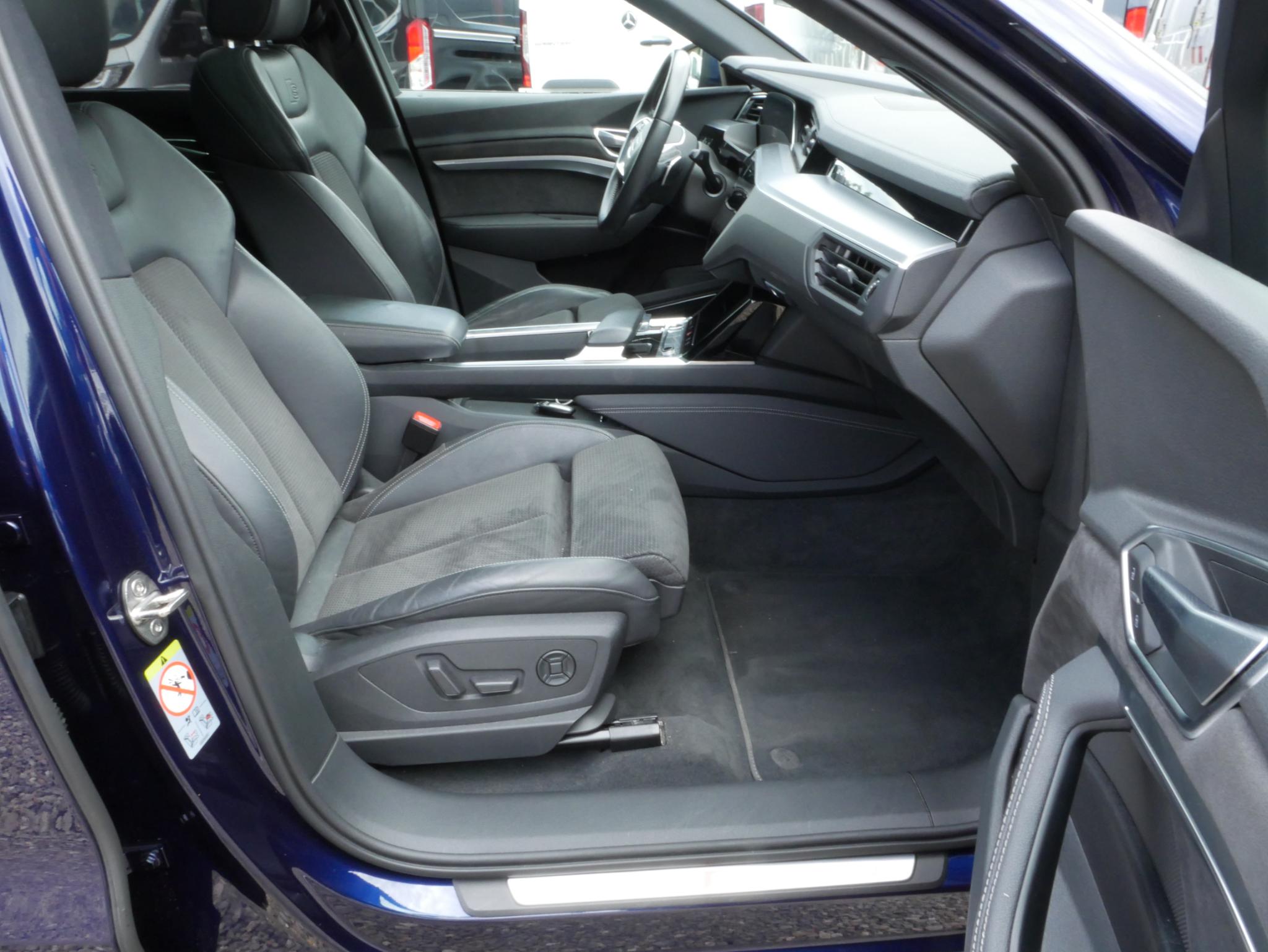 Foto van Audi E-tron