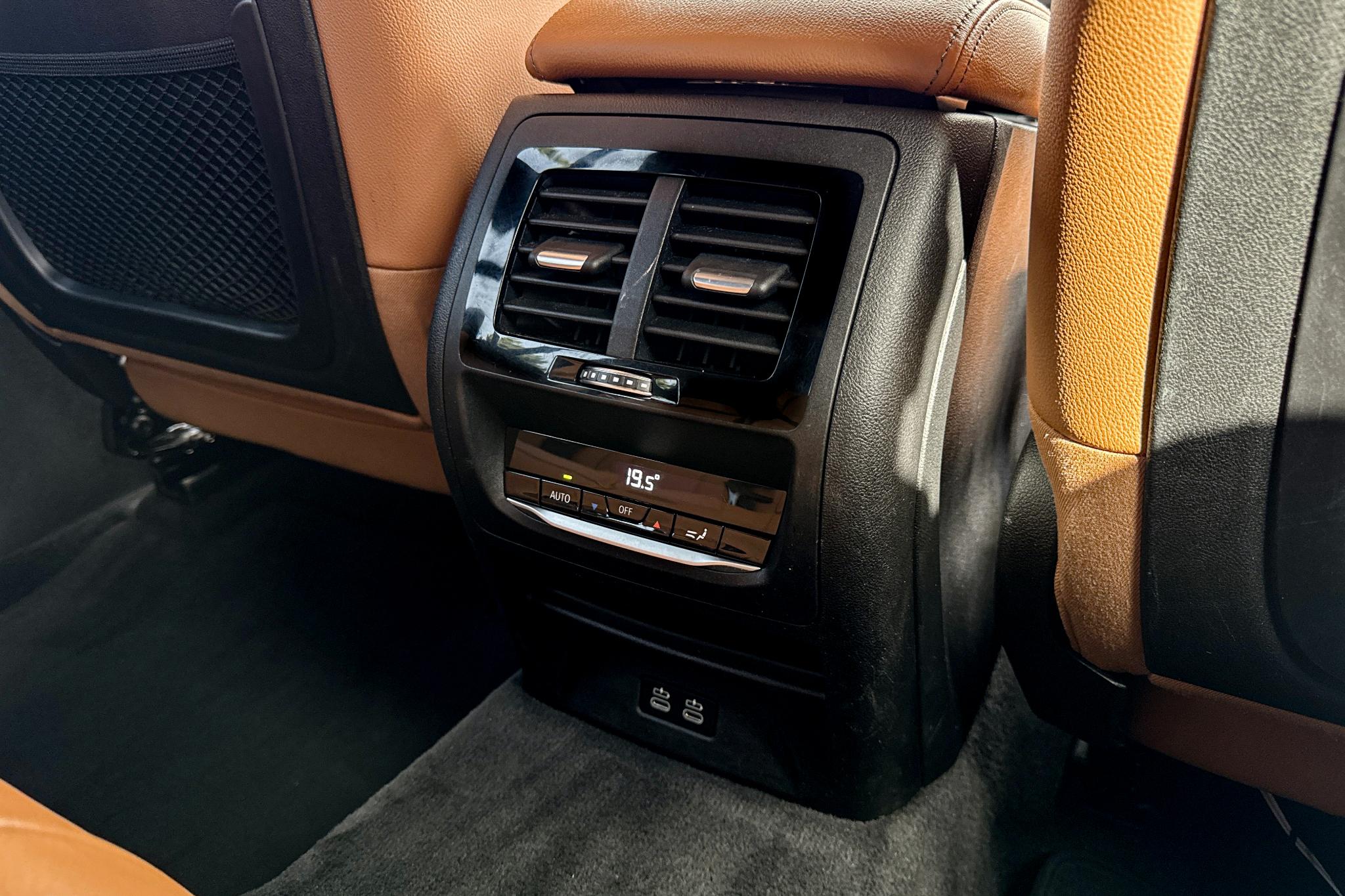 Foto van BMW Ix3