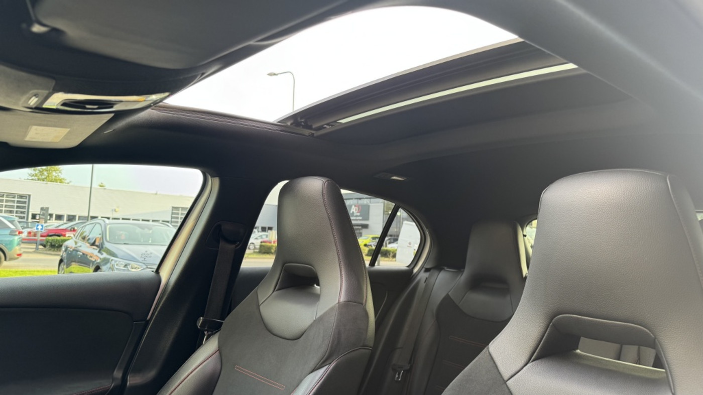 Foto van Mercedes-Benz A 250