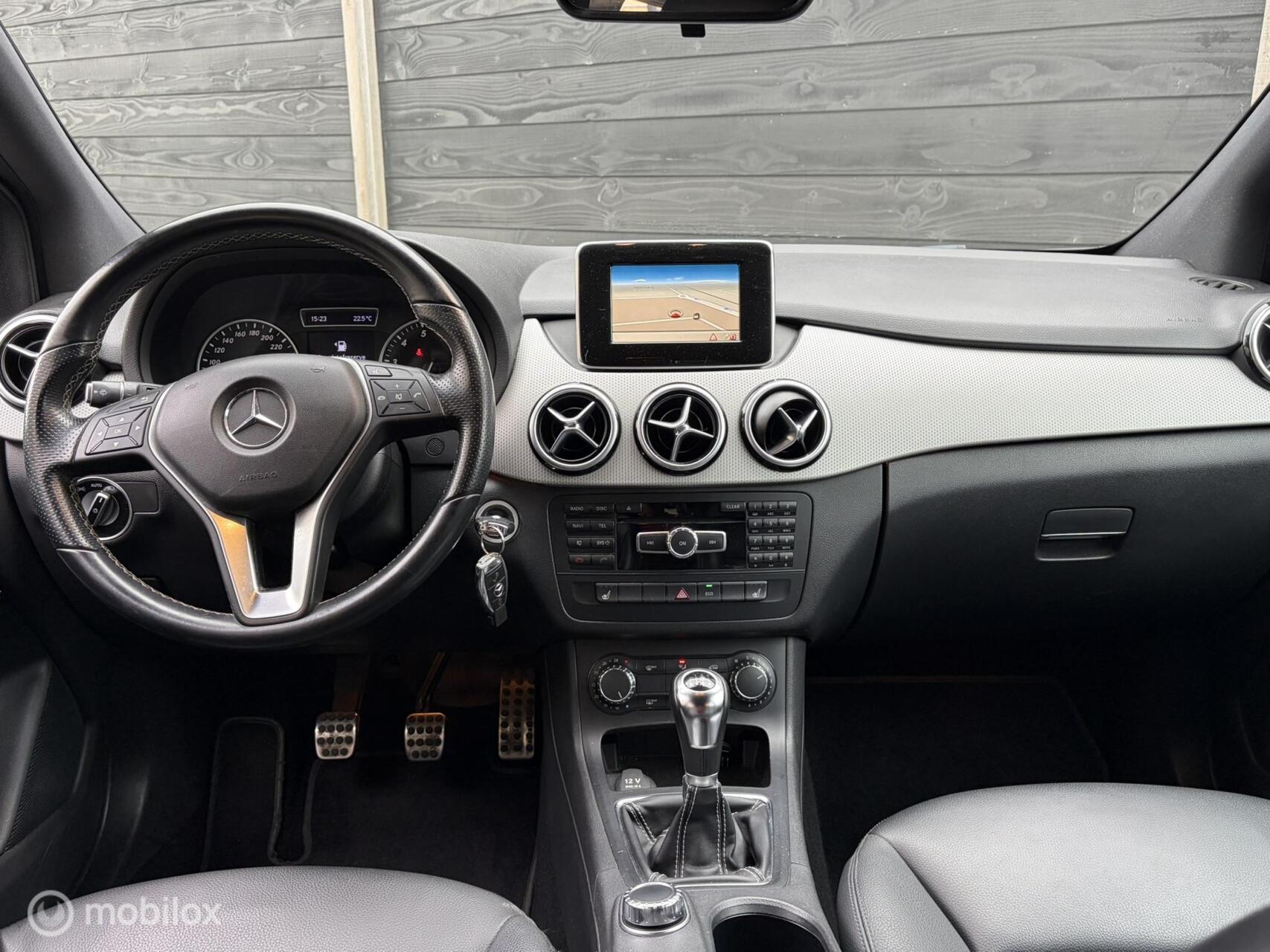 Foto van Mercedes-Benz B 180