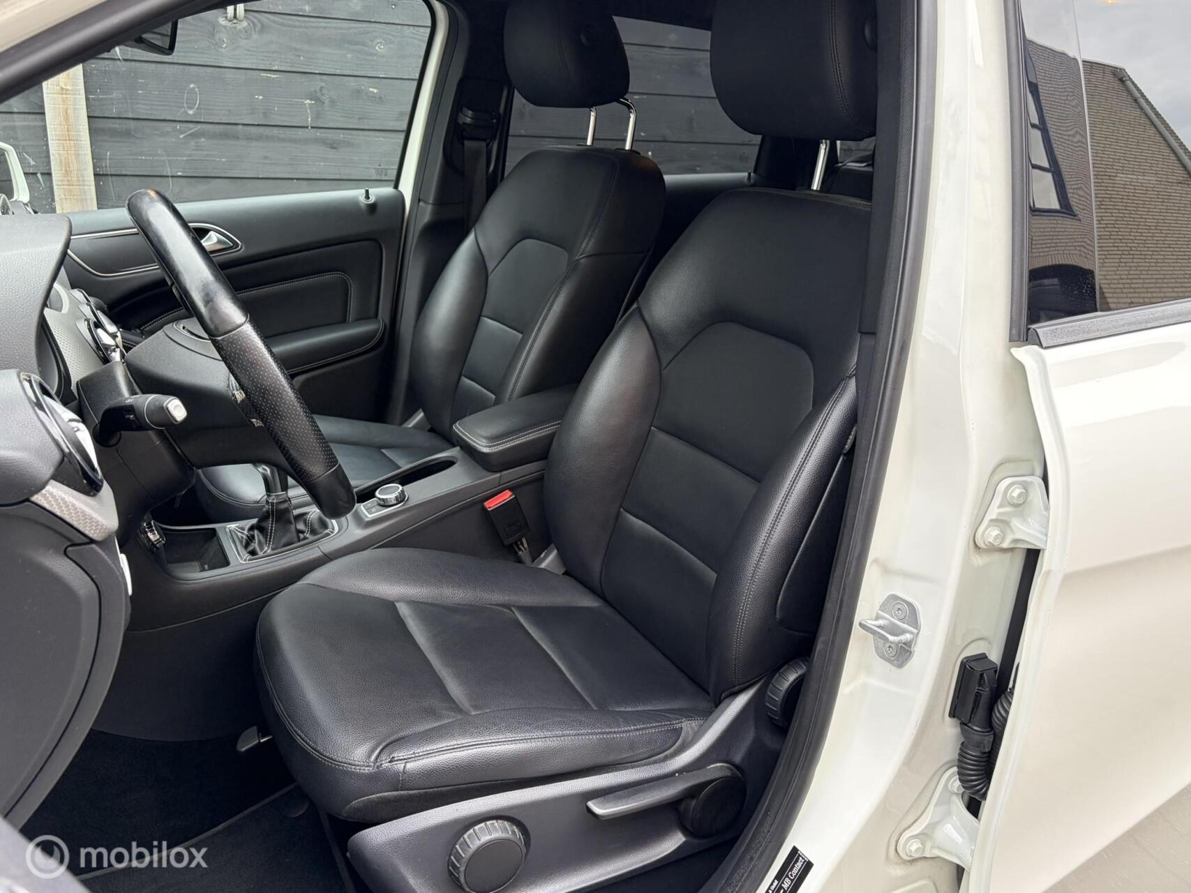 Foto van Mercedes-Benz B 180