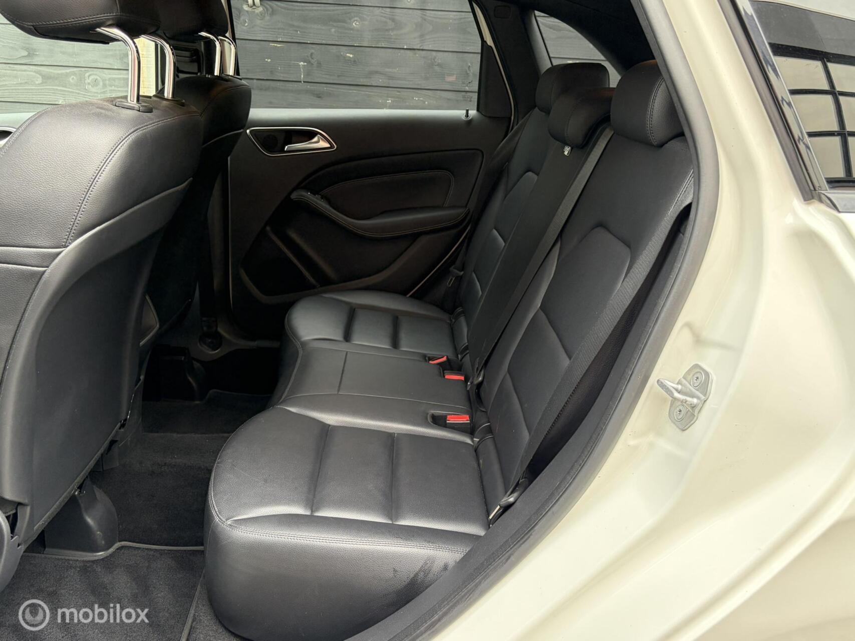 Foto van Mercedes-Benz B 180