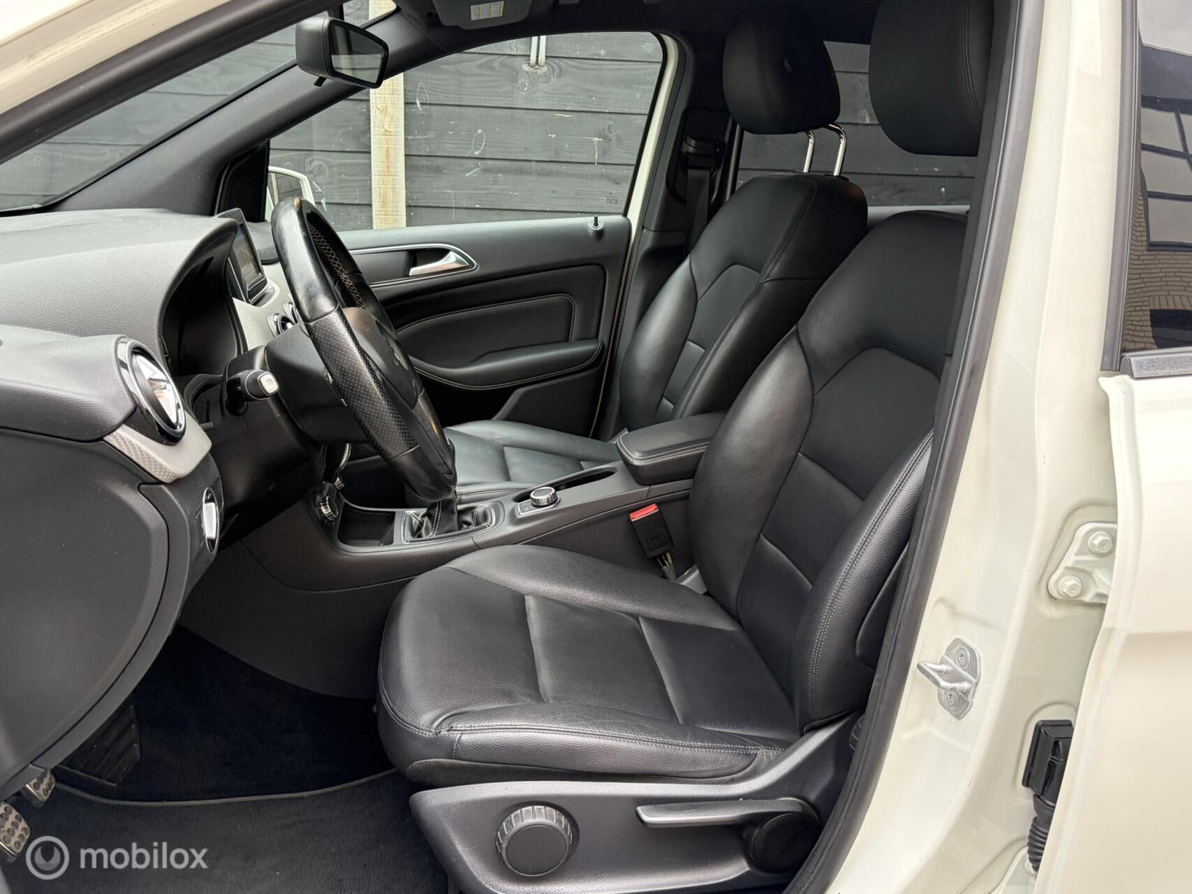 Foto van Mercedes-Benz B 180