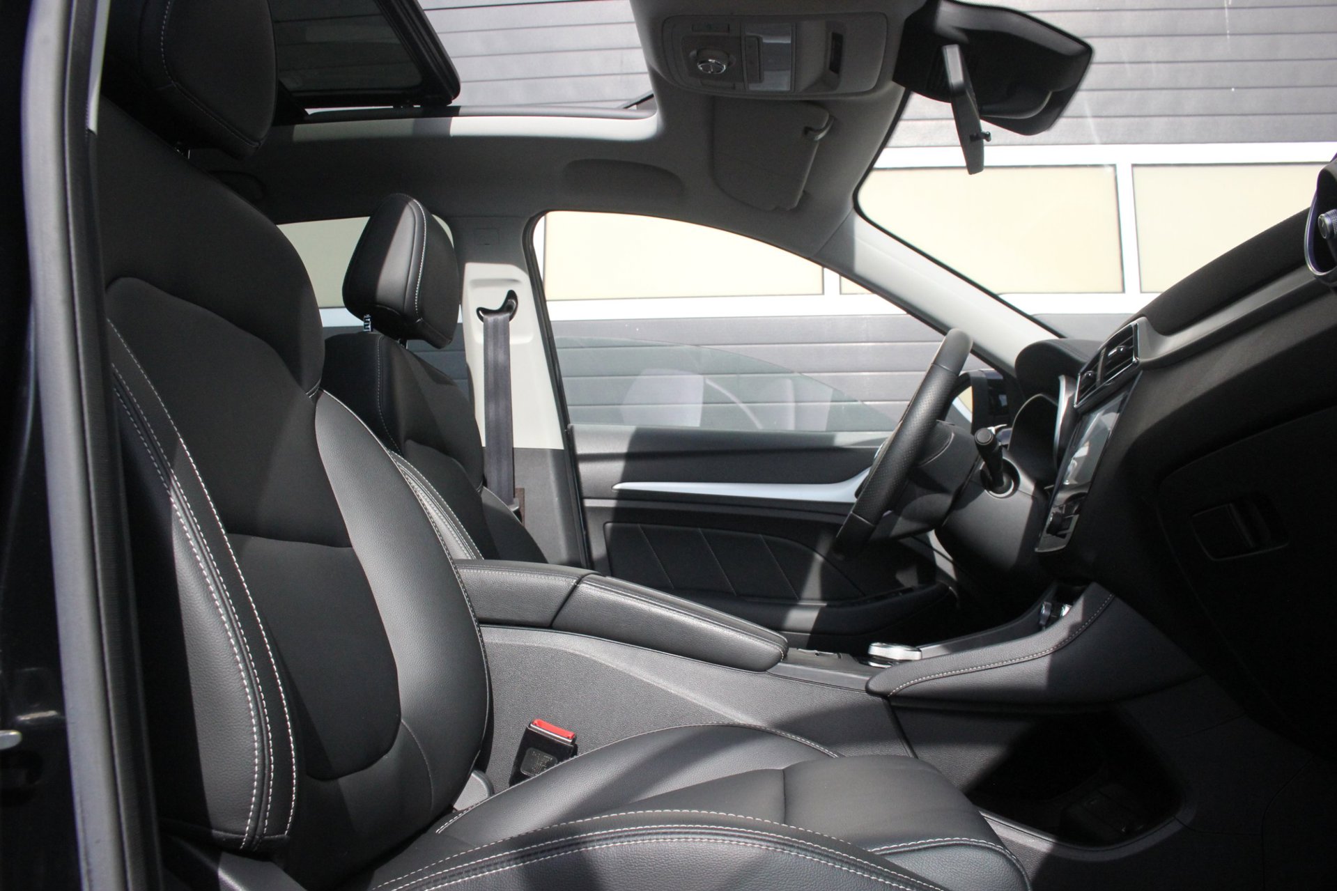 Foto van MG MG ZS Ev