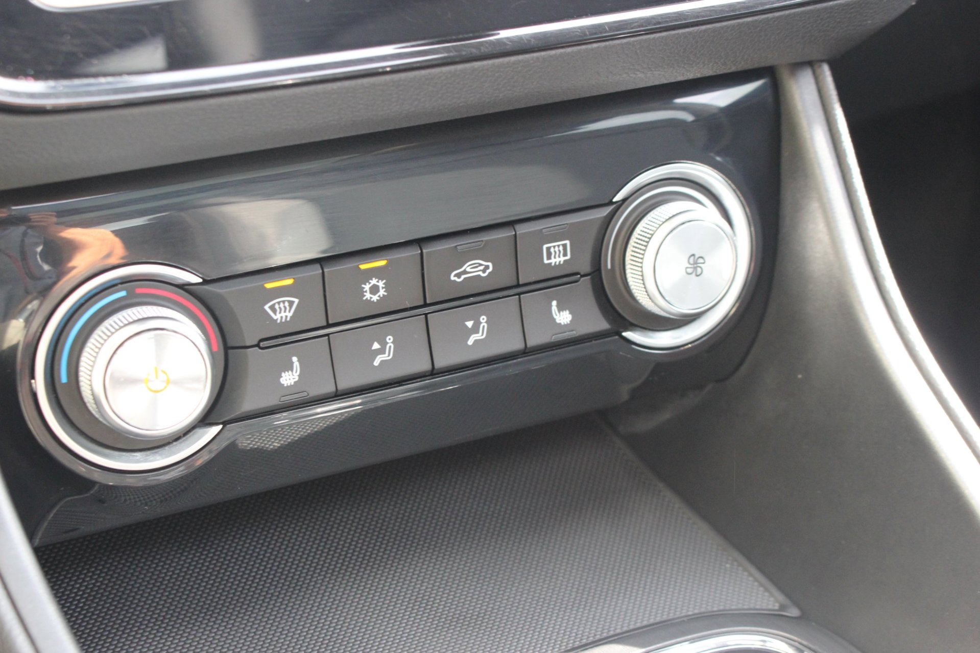 Foto van MG MG ZS Ev