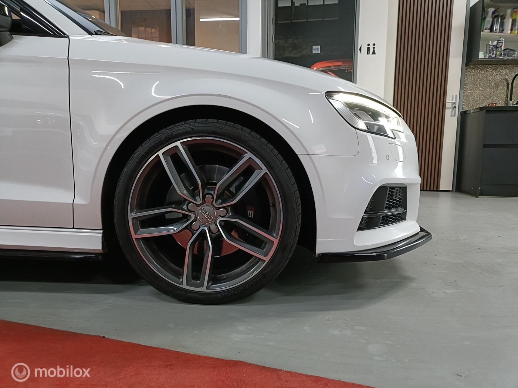 Foto van Audi S3 Limousine