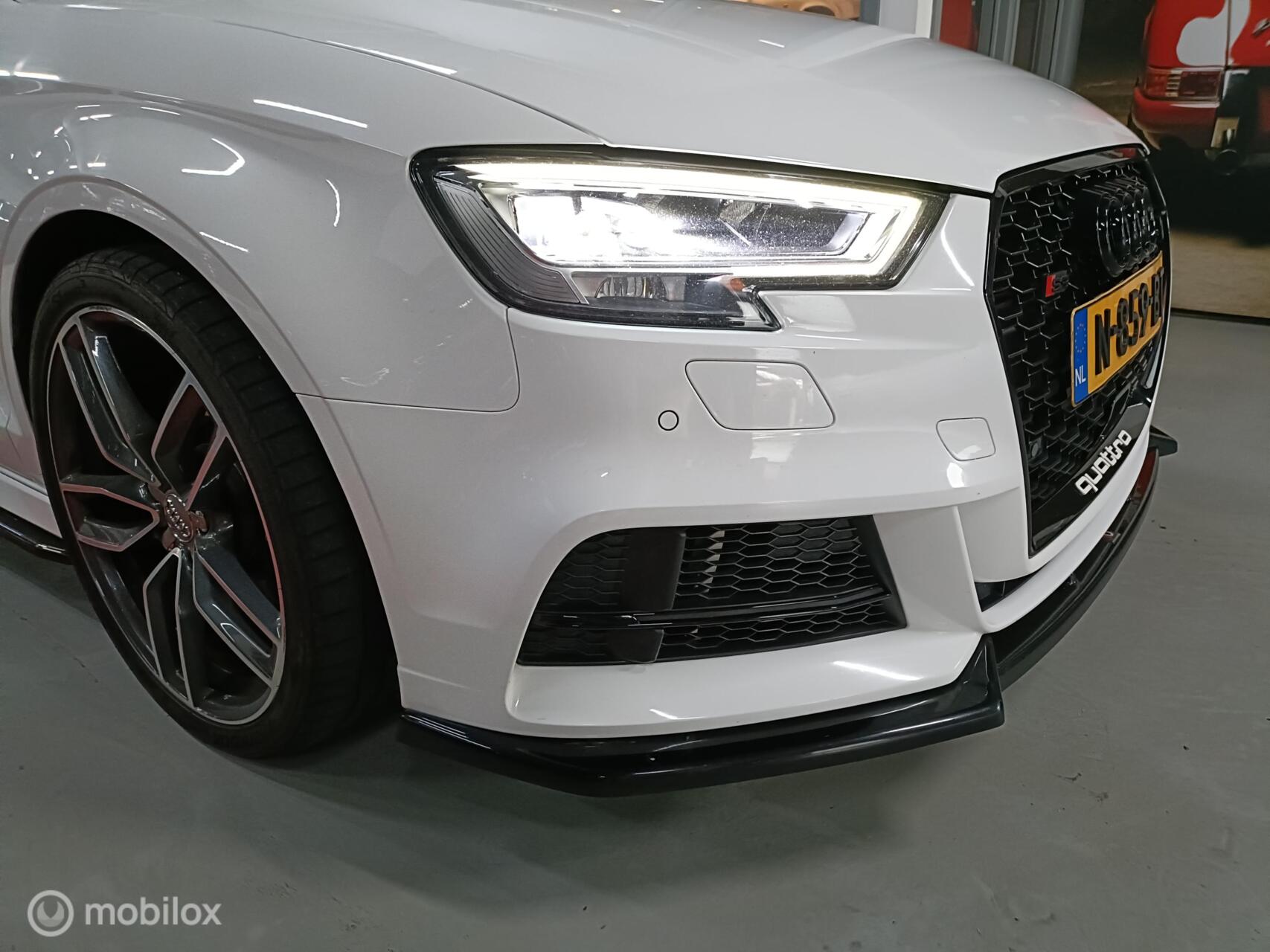 Foto van Audi S3 Limousine