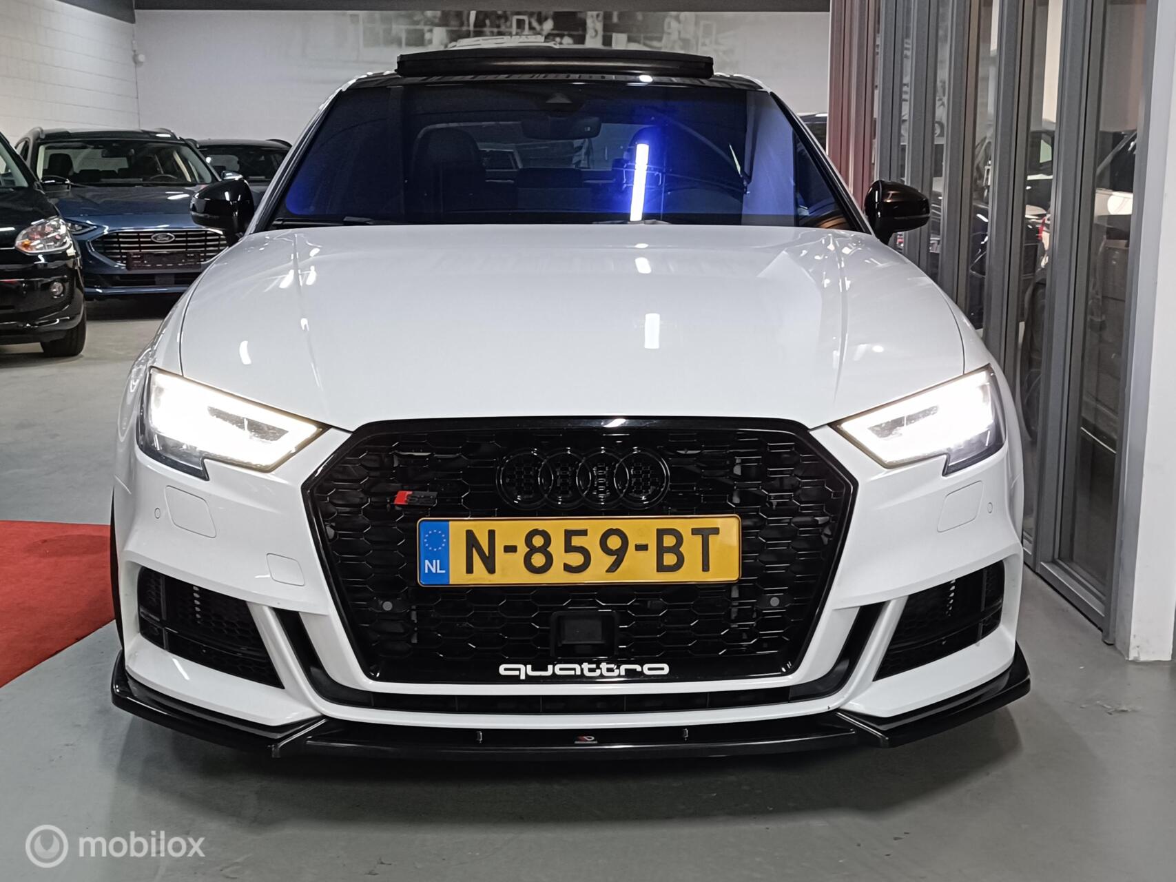 Foto van Audi S3 Limousine