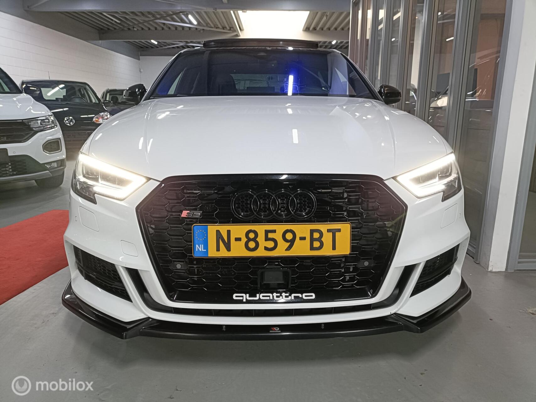 Foto van Audi S3 Limousine