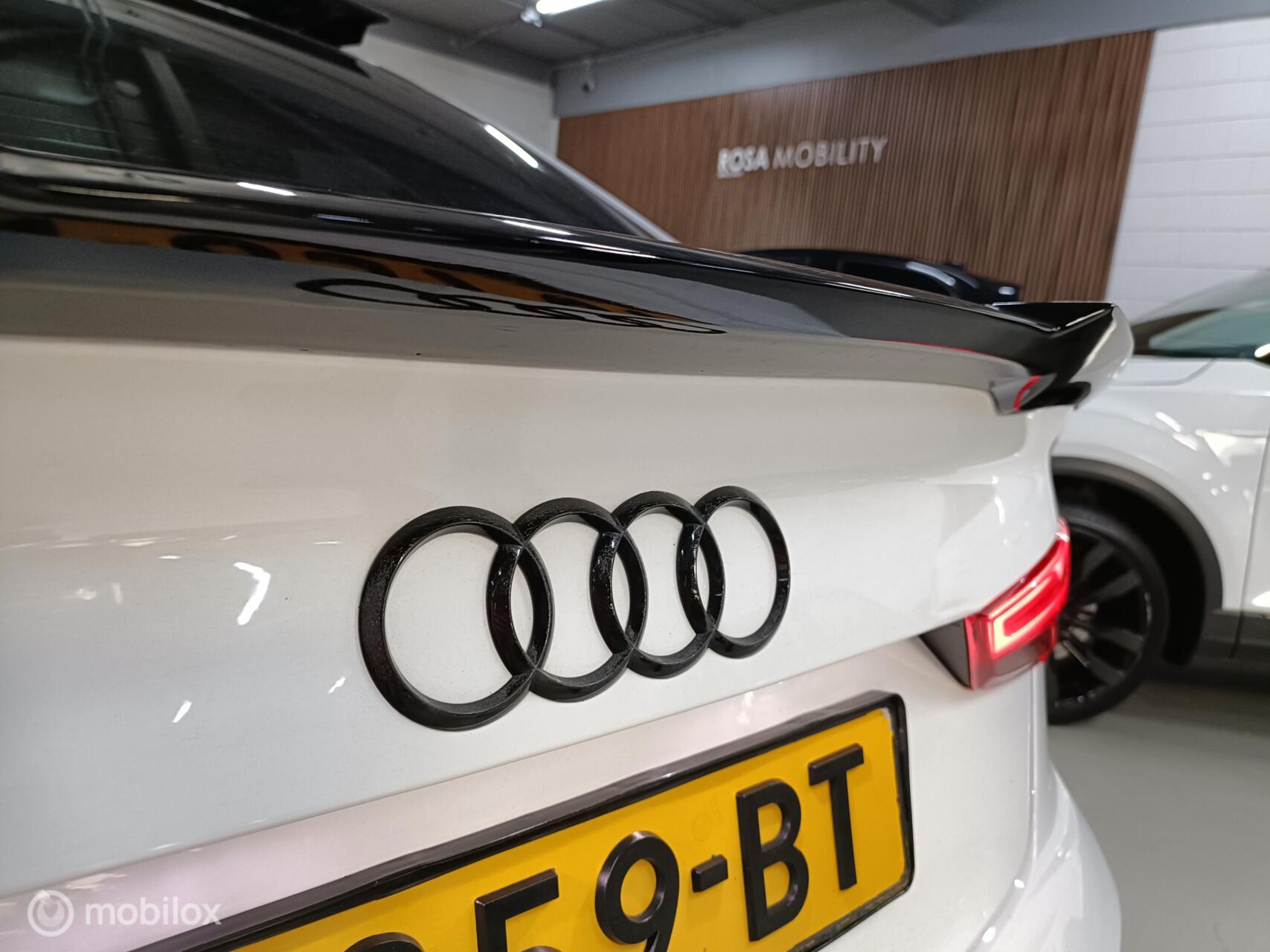 Foto van Audi S3 Limousine